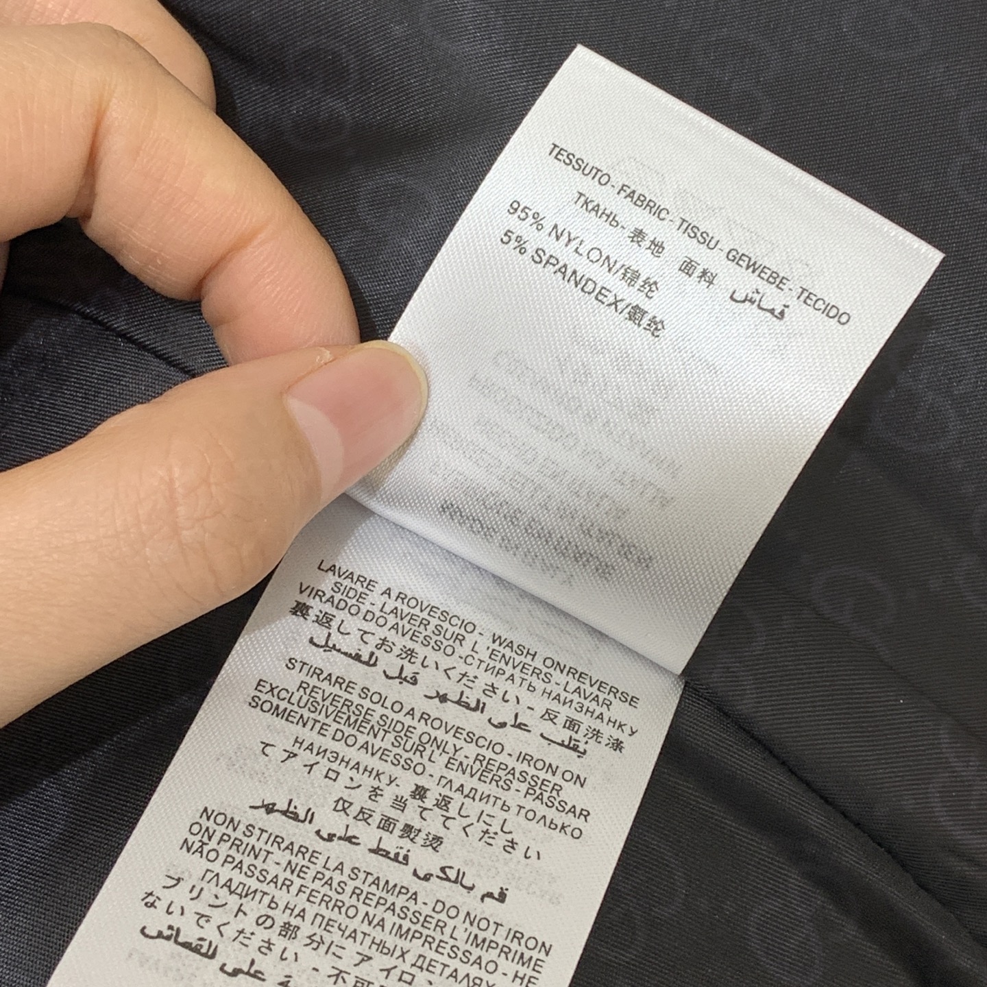款号D 跑量推荐🍒GUCC*新款定制字母GG金属纽扣半排扣系扣门襟修身显瘦A字裙摆翻领短袖连衣裙！黑色，