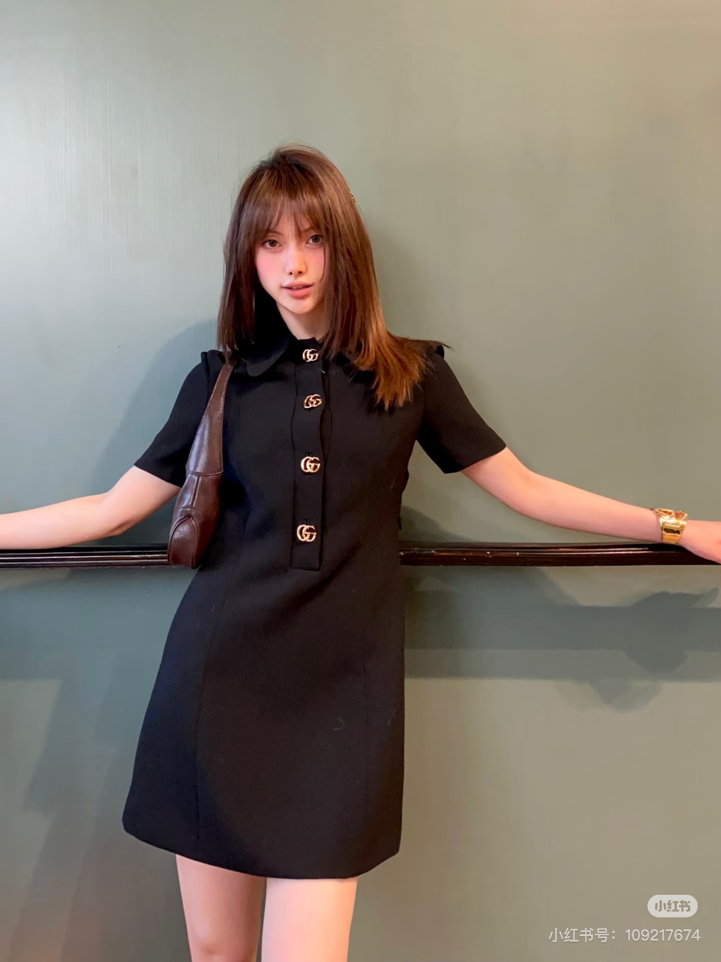 NO:755449,The highest version on the market, the girl will inspect the goods, trim the three marks on the threads, and ship the goods. If you want quality or service, please add me on WeChat. We will not accept urgent orders. Model No. D26031684  I recommend GUCC*, the latest and highest version on the market. The girl inspects the goods, trims the three marks on the threads, and delivers pictures and videos. If you want quality or service, please add me on WeChat. We will not accept urgent orders. Customized letter GG metal buttons, half-breasted button placket, slimming, A-line skirt, lapel short-sleeved dress!  Black, (M size shoulder width 37, bust 86, sleeve length 20, skirt length 78), Gucci-clothing, gucci, gucci, skirts, T-shirt,19860909市面最高版本小妹验货、修剪线头上三标、发货可发图及拍视频,要品质要服务的加我微信,不接急单.款号D26031684 跑量推荐GUCC*新市面最高版本小妹验货、修剪线头上三标、发货可发图及拍视频,要品质要服务的加我微信,不接急单.款定制字母GG金属纽扣半排扣系扣门襟修身显瘦A字裙摆翻领短袖连衣裙！黑色,（M码肩宽37,胸围86,袖长20,裙长78）,古驰-服装,gucci,gucci,skirts,T-shirt,,Women's clothing