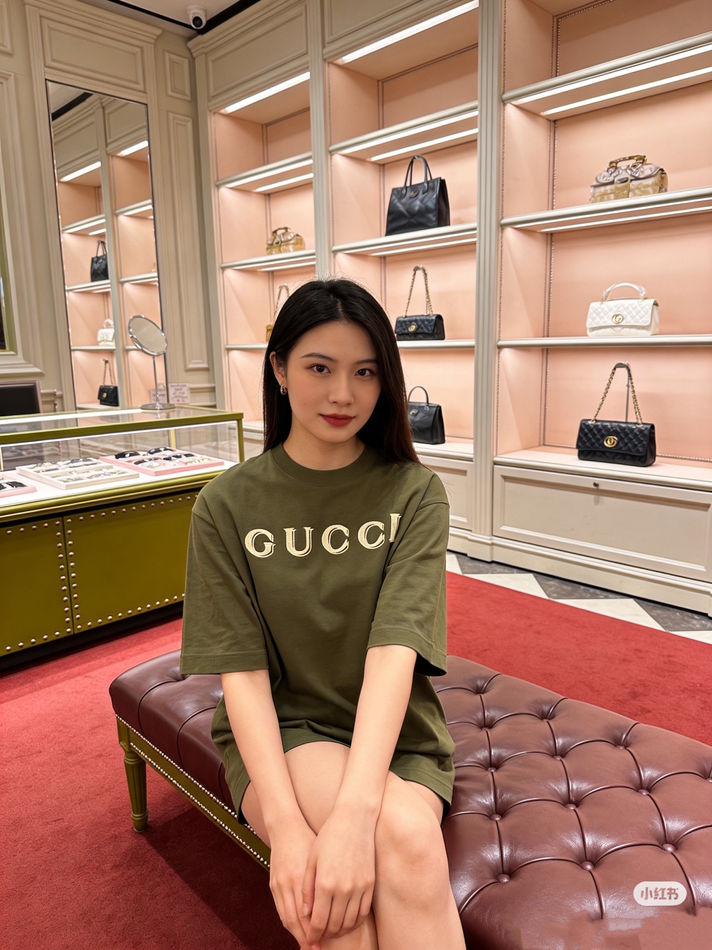 NO:762253,Style No. G26031958 GUCC* new style for men and women. High-end customized high-end selected high-quality pure cotton fabrics, heavy embroidery of letter logo on the chest, loose and versatile round neck short-sleeved large version T-shirt!  Army green, (M size shoulder width 49, chest 106, sleeve length 22, clothing length 73) batch,, gucci, T-shirt, tees, t-shirt,19860909款号G26031958 男女同款GUCC*新款 高端定制精选优质纯棉面料、胸前字母logo重工刺绣宽松百搭圆领短袖大版T恤！军绿色,（M码肩宽49,胸围106,袖长22,衣长73）批,,gucci,T-shirt,tees，t-shirt,,Women's clothing