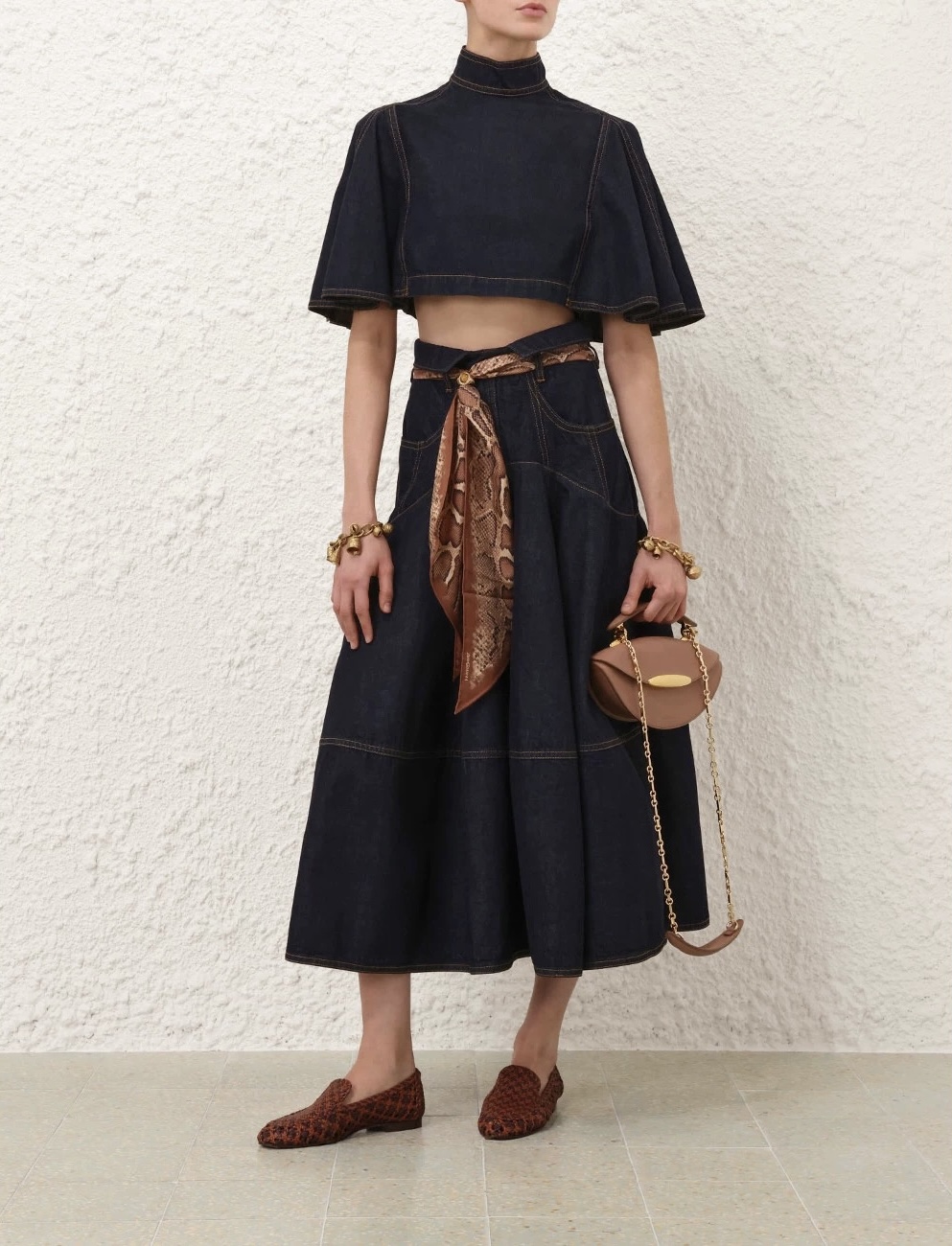 NO:774226,The highest version on the market, the girl will inspect the goods, trim the three marks on the threads, and deliver the goods. You can send pictures and take videos. If you want quality or service, please add me on WeChat. We will not accept urgent orders. Model No. G26032016 ZIMMERMAN*  Zimmerman Australian brand custom-made washed denim cotton fabrics, simple and fashionable solid color shorts, the highest version on the market. The girl inspects the goods, trims the three marks on the threads, and sends pictures and videos before delivery. If you want quality or service, add me on WeChat, and we will not accept urgent orders. A stand-up collar cape style denim top!  Dark blue, (M size inner bust 106, raglan sleeve length 55, dress length 45) top, Valentino-clothing, valentino,19860909市面最高版本小妹验货、修剪线头上三标、发货可发图及拍视频,要品质要服务的加我微信,不接急单.款号G26032016 ZIMMERMAN* 兹默曼澳洲品牌定制洗水牛仔棉面料、简约时尚纯色短市面最高版本小妹验货、修剪线头上三标、发货可发图及拍视频,要品质要服务的加我微信,不接急单.款立领斗篷式牛仔上衣！深蓝色, （M码内胸围106,连肩袖长55,衣长45）上衣,华伦天奴-服装,valentino,,Women's clothing