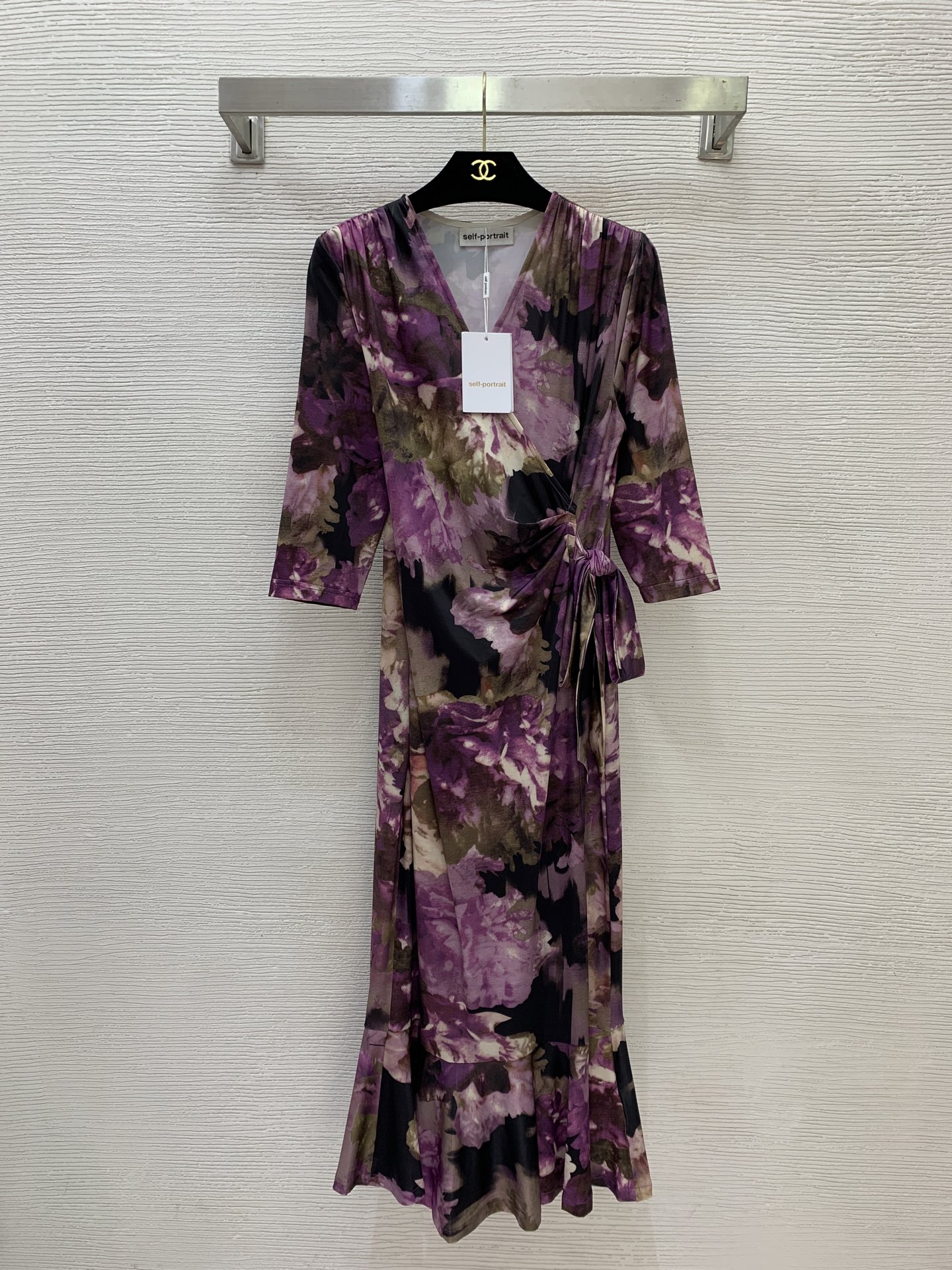 NO:776397,The highest version on the market, the girl inspects the goods, trims the three marks on the threads, pictures of the goods and takes videos. If you want quality and service, add me on WeChat. We do not accept urgent orders. Model number G26032452  Purple contrasting smudged print side fixed straps decorate the waist and make you slimming V-neck fishtail dress with three-quarter sleeves!  (M size shoulder width 38, bust 76, sleeve length 41, skirt length 118/fabric is stretchy), women's clothing, skirts,19860909市面最高版本小妹验货、修剪线头上三标、货可图及拍视频,要品质要服务的加我微信,不接急单.款号G26032452 Self-Portrai*新市面最高版本小妹验货、修剪线头上三标、货可图及拍视频,要品质要服务的加我微信,不接急单.款 紫色系撞色晕染印花侧边固定绑带装饰收腰显瘦V领七分袖鱼尾连衣裙！ （M码肩宽38,胸围76,袖长41,裙长118/面料有弹力）,女装,skirts,,Women's clothing
