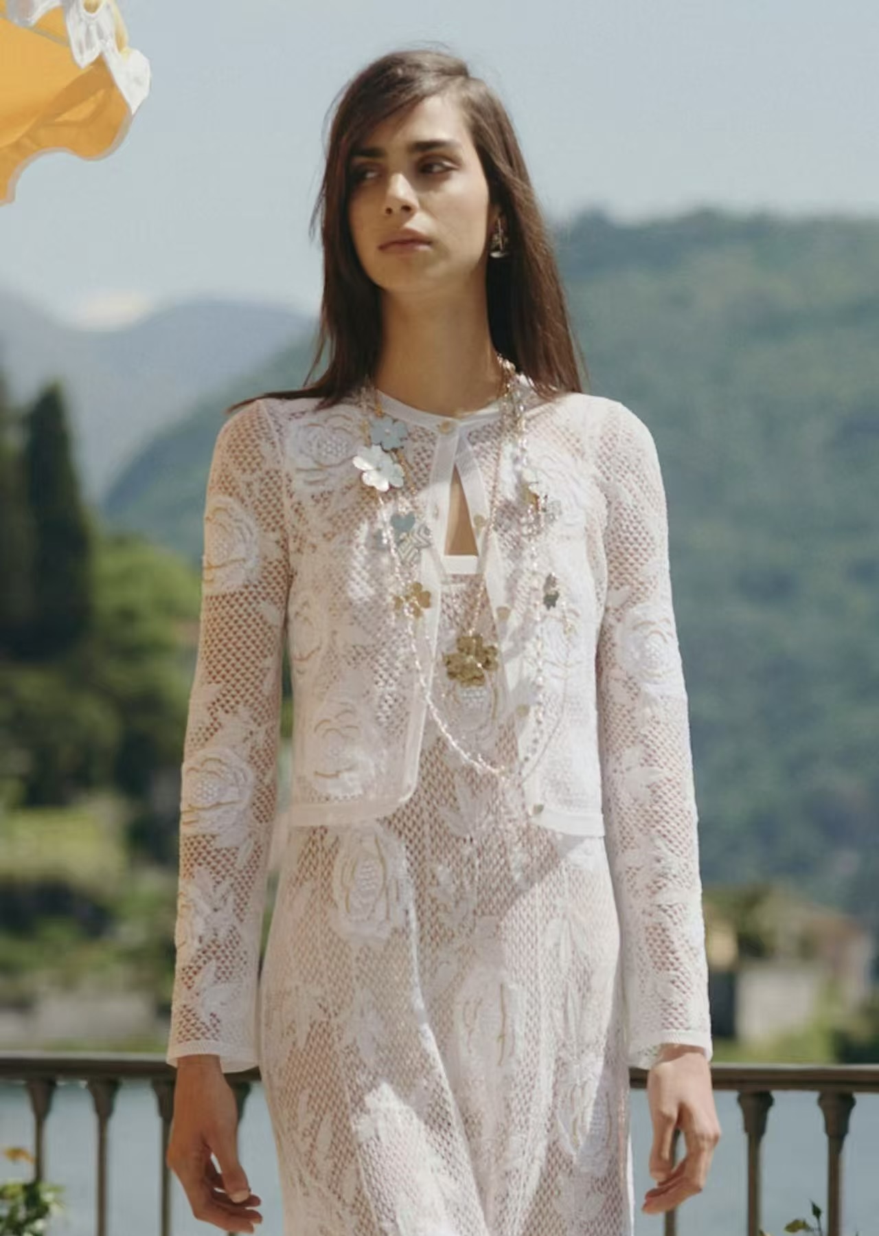 NO:775070,The highest version of the girl on the market inspects the goods, trims the three marks on the threads, pictures of the goods and takes videos. If you want quality and service, add me on WeChat. We do not accept urgent orders. Model No. G26032425 CHANE*L. The new highest version on the market. The girl inspects the goods, trims the three marks on the threads, pictures of the goods and takes videos. If you want quality and service, add me on WeChat. We do not accept urgent orders. High-end customization  Gold thread woven three-dimensional jacquard mesh hollow see-through, elegant and versatile round neck long-sleeved knitted cardigan top!  Black, white, 36-38-40 (size 38: shoulder width 41, bust 100, sleeve length 65, dress length 58), Chanel-clothing,chanel,chanel,19860909市面最高版本小妹验货、修剪线头上三标、货可图及拍视频,要品质要服务的加我微信,不接急单.款号G26032425 CHANE*L新市面最高版本小妹验货、修剪线头上三标、货可图及拍视频,要品质要服务的加我微信,不接急单.款高端定制 金线编织立体提花网眼镂空透视、气质百搭圆领长袖针织开衫上衣！黑色、白色、36-38-40（38码:肩宽41,胸围100,袖长65,衣长58）,香奈儿-服装,chanel,chanel,,Women's clothing