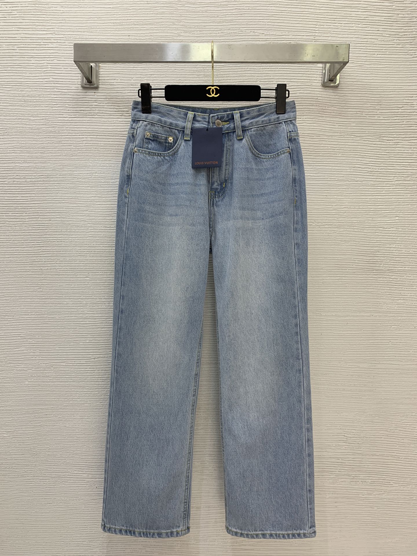 NO:776394,Style number G26032735 LOUIS*LV’s new high-end customized washed denim cotton fabric, letter logo hardware accessories, zip fly, mid-high waist, small straight jeans!  Light blue, (M size waist 70 non-elastic, hip 96, skirt length 97) wholesale, Louis Vuitton-clothing, louis vuitton, louis vuitton, louis vuitton, louis vuitton, louis vuitton, skirts, jeans,19860909款号G26032735 LOUIS*驴家LV新款高端定制洗水牛仔棉面料、字母logo五金配件拉链门襟中高腰小直筒牛仔裤！浅蓝色,（M码腰围70无弹力,臀围96,裙长97）批发,路易威登-服装,louis vuitton,louis vuitton,louis vuitton,louis vuitton,louis vuitton,skirts,jeans,,Women's clothing