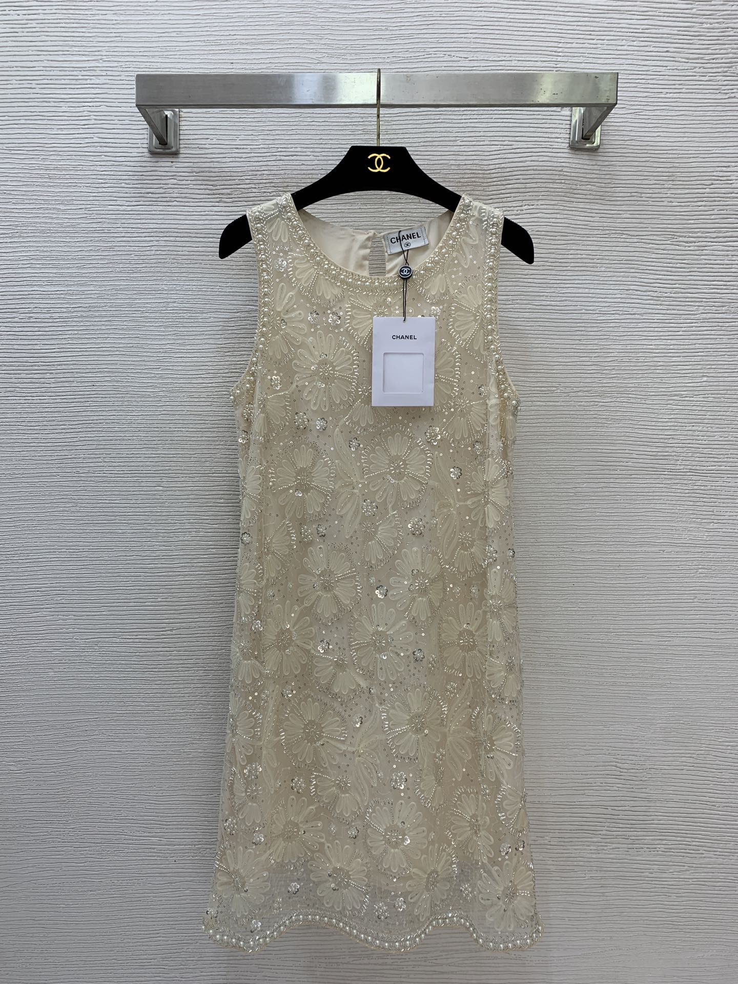 NO:776821,The highest version of the girl on the market will inspect the goods, trim the three marks on the threads, and ship the goods. You can send pictures and take videos. If you want quality and service, add me on WeChat. We will not accept urgent orders. Model No. G32826 CHANE* The highest version of the new summer version. The girl will inspect the goods, trim the three marks on the threads, and ship the goods. You can send pictures and take videos. If you want quality and service, add me on WeChat. We will not accept urgent orders.  High-end customized super heavy-duty sequined mesh with flower embroidery decoration, small A-fit slimming sleeveless vest dress!  Apricot color, (M size bust 90, skirt length 91) skirt, Chanel-clothing, chanel, chanel, skirts,19860909市面最高版本小妹验货、修剪线头上三标、发货可发图及拍视频,要品质要服务的加我微信,不接急单.款号G32826 CHANE*夏季新市面最高版本小妹验货、修剪线头上三标、发货可发图及拍视频,要品质要服务的加我微信,不接急单.款 高端定制超级重工珠片网纱花朵绣花装饰、小A版型修身显瘦无袖背心连衣裙！杏色、 （M码胸围90,裙长91）裙子,香奈儿-服装,chanel,chanel,skirts,,Women's clothing