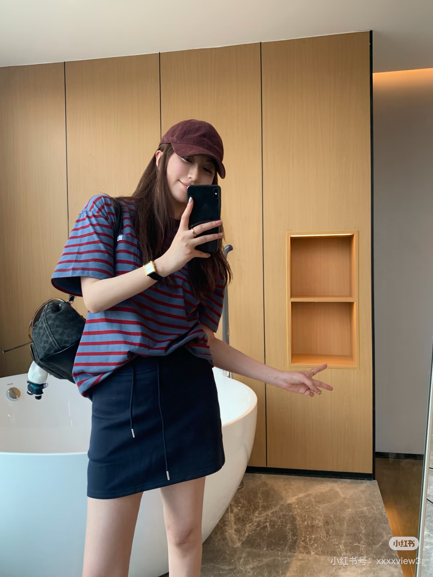 NO:775646,The highest version of the girl on the market will inspect the goods, trim the three marks on the threads, and ship the goods. If you want quality and service, please add me on WeChat. We will not accept urgent orders. Model No. D26032443 PRAD*A. The new highest version on the market. The girl will inspect the goods, trim the three marks on the threads, and ship the goods. You can send pictures and videos. If you want quality and service, please add me on WeChat. We will not accept urgent orders. Customized brown collar splicing pocket logo logo decoration loose and fashionable contrast striped short-sleeved T-shirt!  (M size shoulder width 52, chest 120, sleeve length 24, clothing length 68), Prada - clothing, prada, prada, T-shirt, tees, t-shirt,19860909市面最高版本小妹验货、修剪线头上三标、发货可发图及拍视频,要品质要服务的加我微信,不接急单.款号D26032443 PRAD*A新市面最高版本小妹验货、修剪线头上三标、发货可发图及拍视频,要品质要服务的加我微信,不接急单.款P家定制棕色领口拼接口袋logo徽标装饰宽松时尚撞色条纹短袖t恤！（M码肩宽52,胸围120,袖长24,衣长68）,普拉达-服装,prada,prada,T-shirt,tees，t-shirt,,Women's clothing