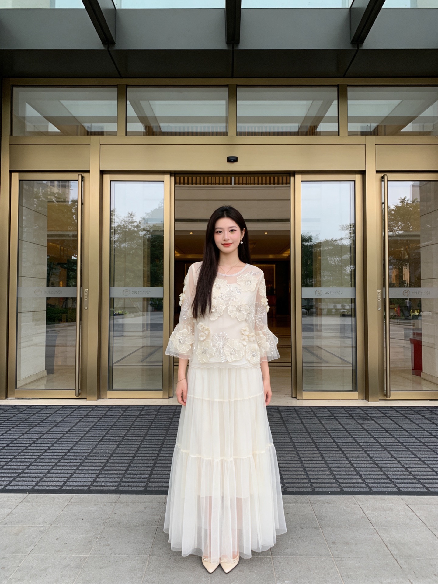 NO:775654,The highest version on the market, the girl will inspect the goods, trim the three marks on the threads, and deliver the goods. You can post pictures and take videos. If you want quality or service, please add me on WeChat. We will not accept urgent orders. Model No. G26032426  CHANE*L's new and highest version on the market, the girl will inspect the goods, trim the three marks on the threads, and ship the goods. You can send pictures and take videos. If you want quality and service, please add me on WeChat. We will not accept urgent orders. Customized heavy-duty bead hook pattern three-dimensional flower decoration mesh see-through loose fashion temperament lady trumpet sleeve mesh top blouse!  Apricot color, (M size shoulder width 38, bust 104, sleeve length 46, dress length 58), Chanel-clothing,chanel,chanel,19860909市面最高版本小妹验货、修剪线头上三标、发货可发图及拍视频,要品质要服务的加我微信,不接急单.款号G26032426 CHANE*L新市面最高版本小妹验货、修剪线头上三标、发货可发图及拍视频,要品质要服务的加我微信,不接急单.款定制重工珠片勾花立体花朵装饰网纱透视宽松时尚气质淑女喇叭袖网纱上衣罩衫！杏色、 （M码肩宽38,胸围104,袖长46,衣长58）,香奈儿-服装,chanel,chanel,,Women's clothing