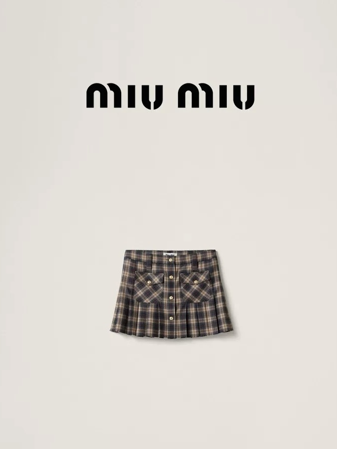 NO:775686,The highest version on the market, the girl inspects the goods, trims the three marks on the threads, pictures the goods and takes videos. If you want quality or service, please add me on WeChat. We will not accept urgent orders. Model No. G26032675  MIUMI*U is the latest version of the latest version on the market. The girl inspects the goods, trims the three marks on the threads, pictures of the goods and takes videos. If you want quality or service, please add me on WeChat. We will not accept urgent orders. A high-end custom-made contrasting plaid striped single-breasted placket, heavy-duty pleated skirt for age-reducing college style double pockets, high waist and slim pleated skirt!  36-38-40 (size 38 waist 68, skirt length 35) skirt, Miu Miu-clothing, miumiu, skirts,19860909市面最高版本小妹验货、修剪线头上三标、货可图及拍视频,要品质要服务的加我微信,不接急单.款号G26032675 MIUMI*U新市面最高版本小妹验货、修剪线头上三标、货可图及拍视频,要品质要服务的加我微信,不接急单.款高端定制撞色格纹条纹单排扣开襟、重工压褶裙摆减龄学院风双口袋高腰显瘦百褶短裙半身裙！36-38-40（38码腰围68,裙长35）半裙,缪缪-服装,miumiu,skirts,,Women's clothing