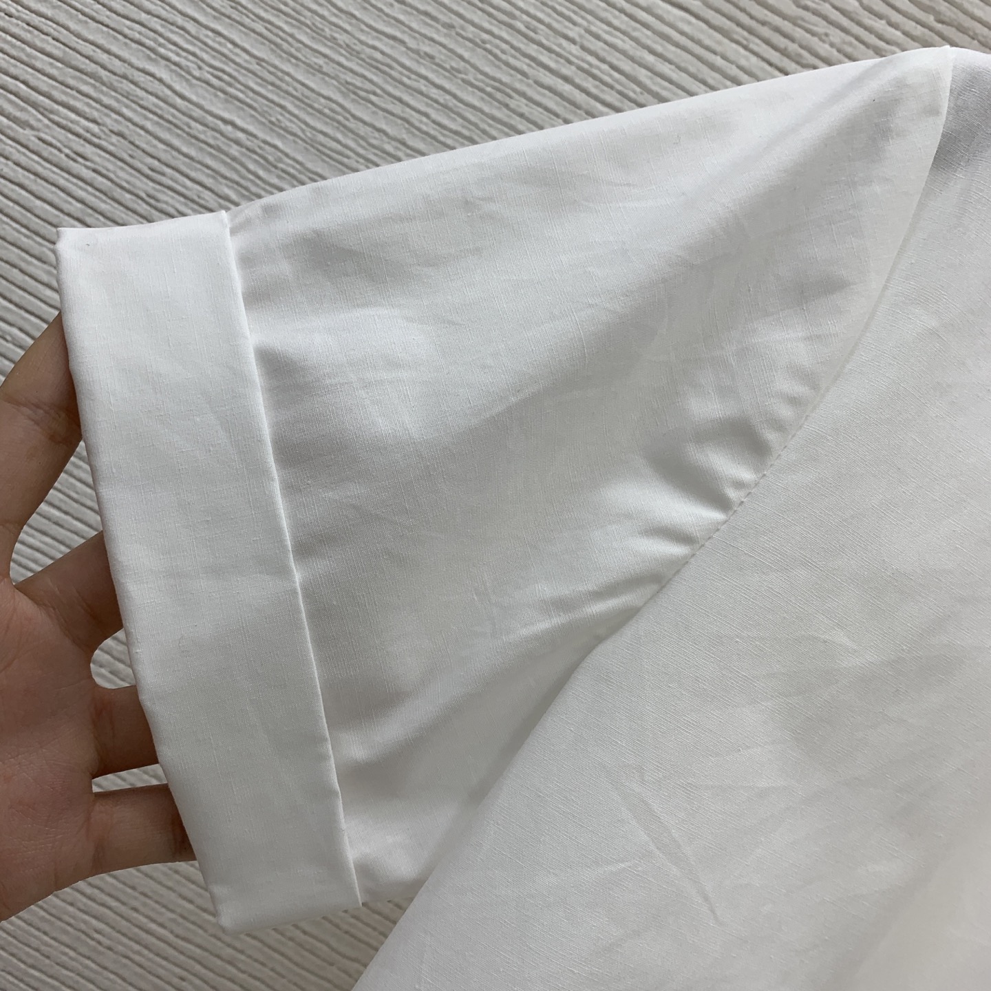 款号D MiuMi*u缪家新款定制胸前字母logo徽标装饰、双层花边波点娃娃领学院风减龄百搭短袖纯棉衬衣