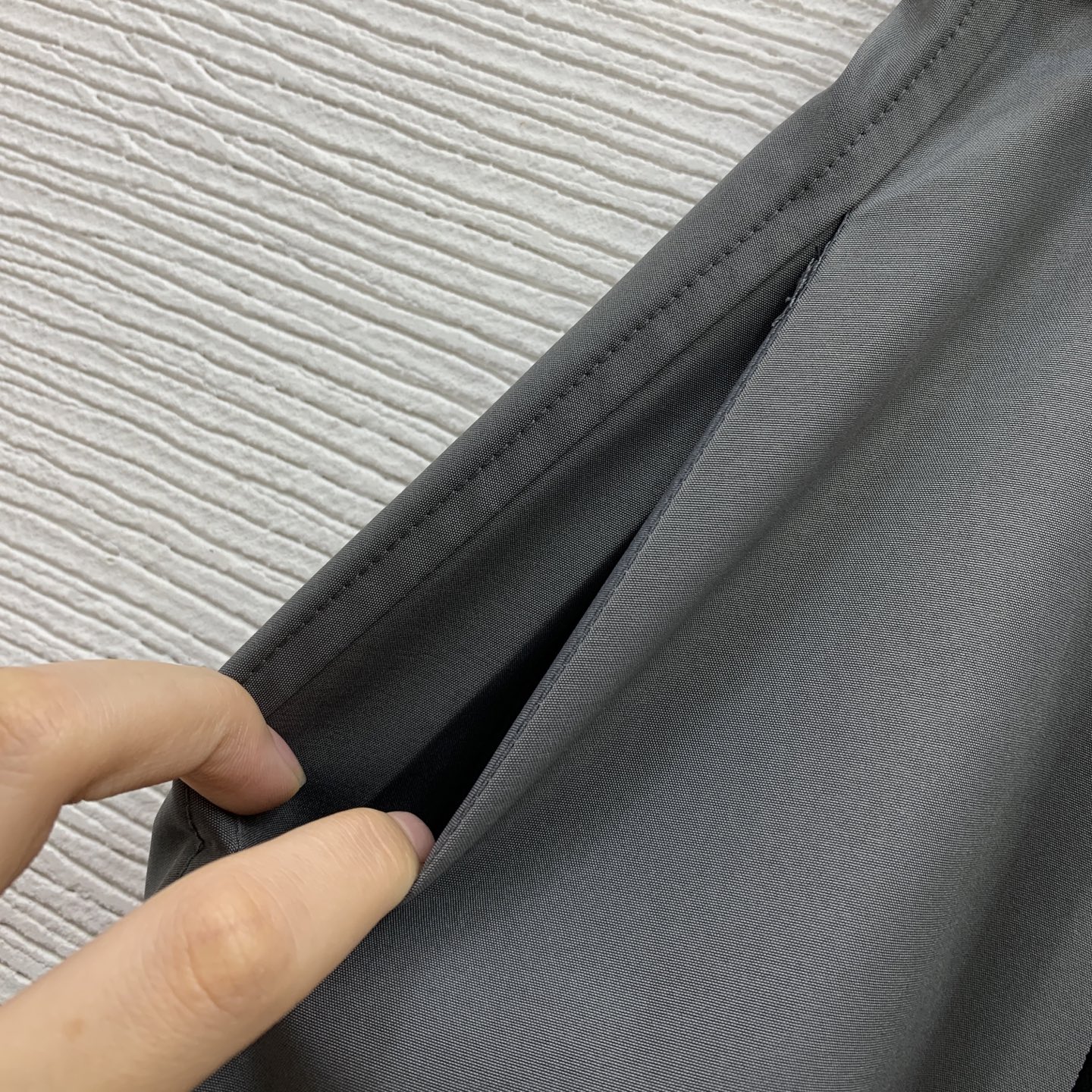款号D Prad*a新款P家定制工装风大口袋经典倒三角标金属logo徽标拉链门襟高腰显瘦大摆长款半身裙➕