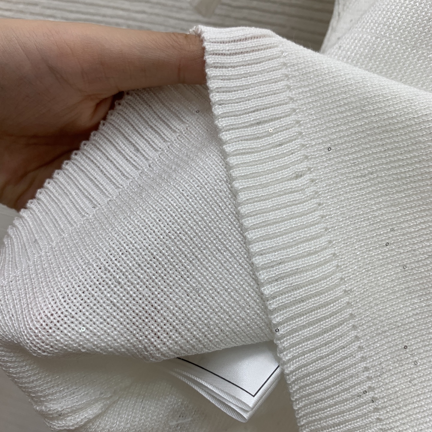 款号G CHANE*L新款高端定制银丝亮片混纺编织面料、蝴蝶结🎀双C小徽标装饰修身显瘦圆领短袖针织衫上衣