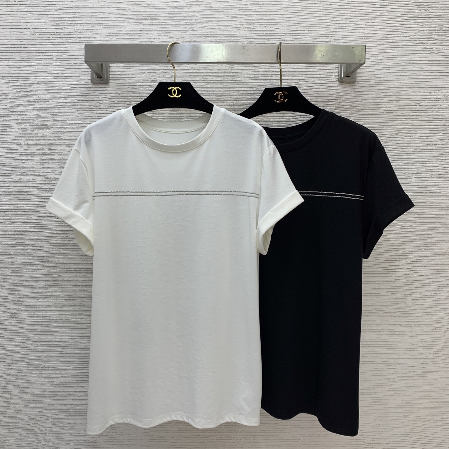 款号G Brunel*o Cucinel*i新款BC家高端定制银色细链条⛓️装饰简约时尚翻边袖修身短袖t