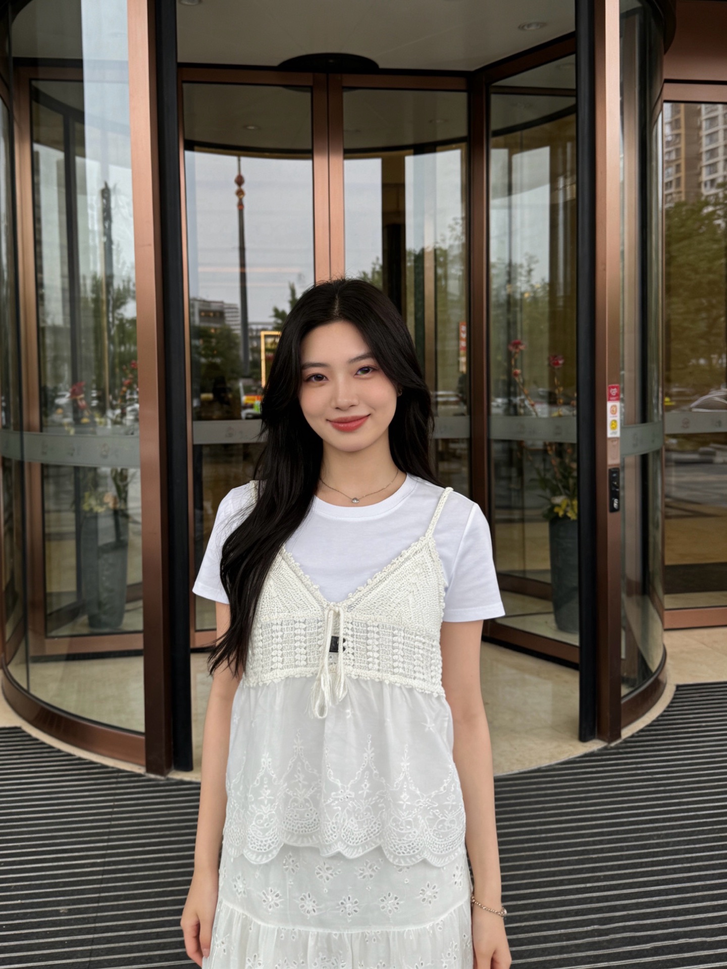 NO:777768,The highest version of the girl on the market inspects the goods, trims the three marks on the threads, and delivers the goods. You can send pictures and take videos. If you want quality and service, add me on WeChat. We will not accept urgent orders. Model No. D26033182 CHANE*L. The new highest version on the market. The girl inspects the goods, trims the three marks on the threads, and delivers the goods. You can send pictures and take videos. If you want quality and service, add me on WeChat. We do not accept urgent orders.  The temperament is age-reducing, lazy, casual and holiday-style, with tassel strap decoration and water-soluble flower hollow cotton and linen splicing V-neck suspender top!  Apricot, white, (M size bust 76, total length 58), Chanel-clothing,chanel,chanel,19860909市面最高版本小妹验货、修剪线头上三标、发货可发图及拍视频,要品质要服务的加我微信,不接急单.款号D26033182 CHANE*L新市面最高版本小妹验货、修剪线头上三标、发货可发图及拍视频,要品质要服务的加我微信,不接急单.款 气质减龄慵懒休闲度假风流苏绑带装饰、水溶花镂空棉麻拼接V领吊带上衣！杏色、白色、（M码胸围76,总长58）,香奈儿-服装,chanel,chanel,,Women's clothing