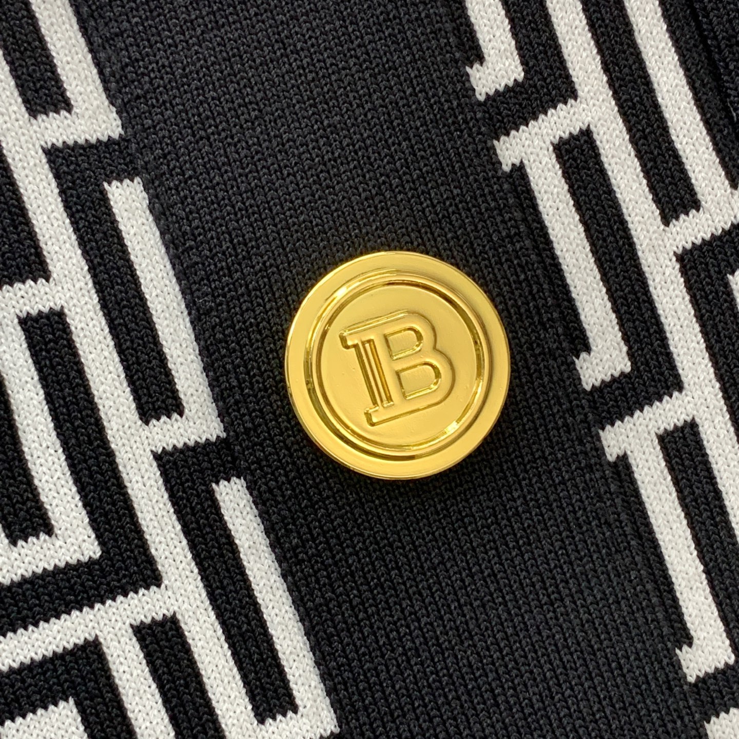 款号D BALMAI*N巴曼新款定制经典字母组合迷宫提花B字母金扣装饰修身显瘦包臀短袖针织连衣裙！蓝色、