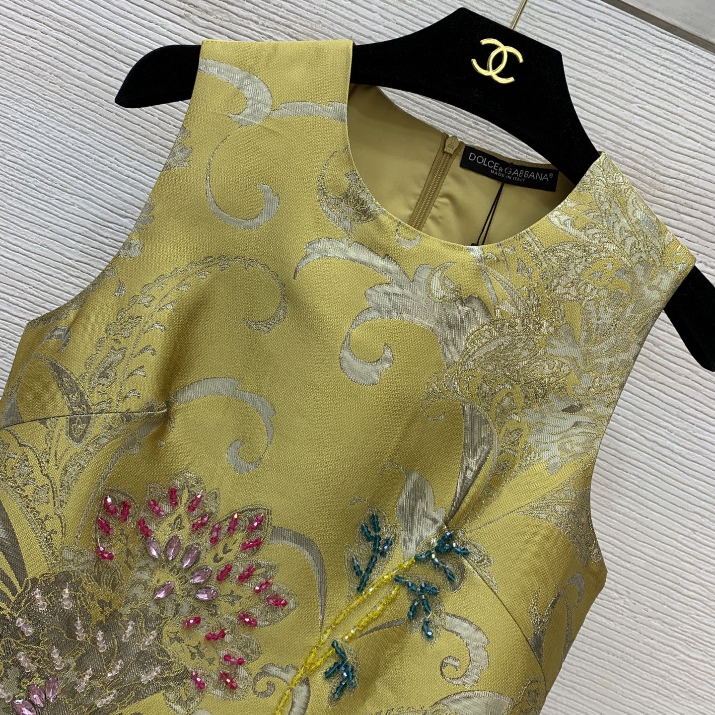 款号G 𝐃𝐨𝐥𝐜𝐞&𝐠𝐚𝐛𝐛𝐚𝐧𝐚杜嘉班纳DG*新款高端定制提花面料版型挺括有型！胸前彩钻花朵重工镶钻装