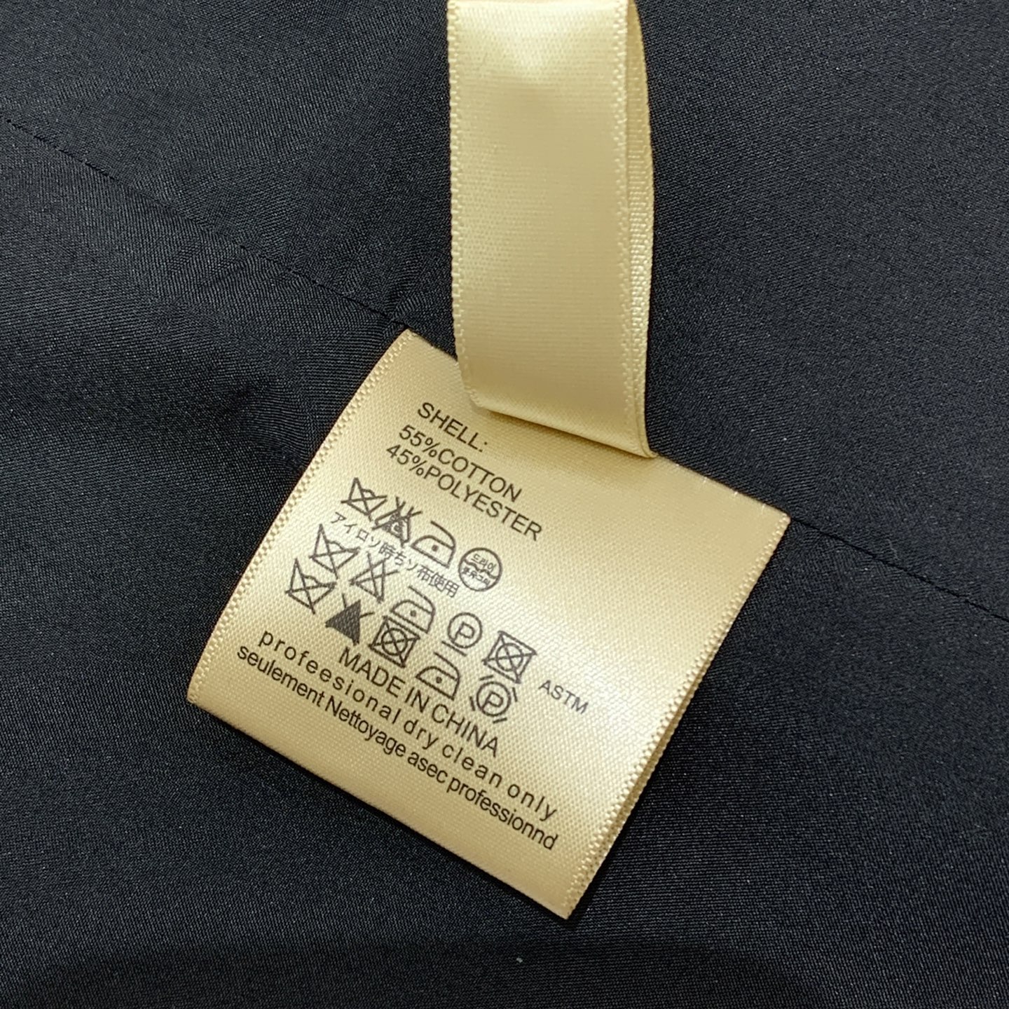 款号G 𝐃𝐨𝐥𝐜𝐞&𝐠𝐚𝐛𝐛𝐚𝐧𝐚杜嘉班纳DG*新款高端定制彩色花卉印花、胸前重工镶钻钉珠装饰、国风珍珠