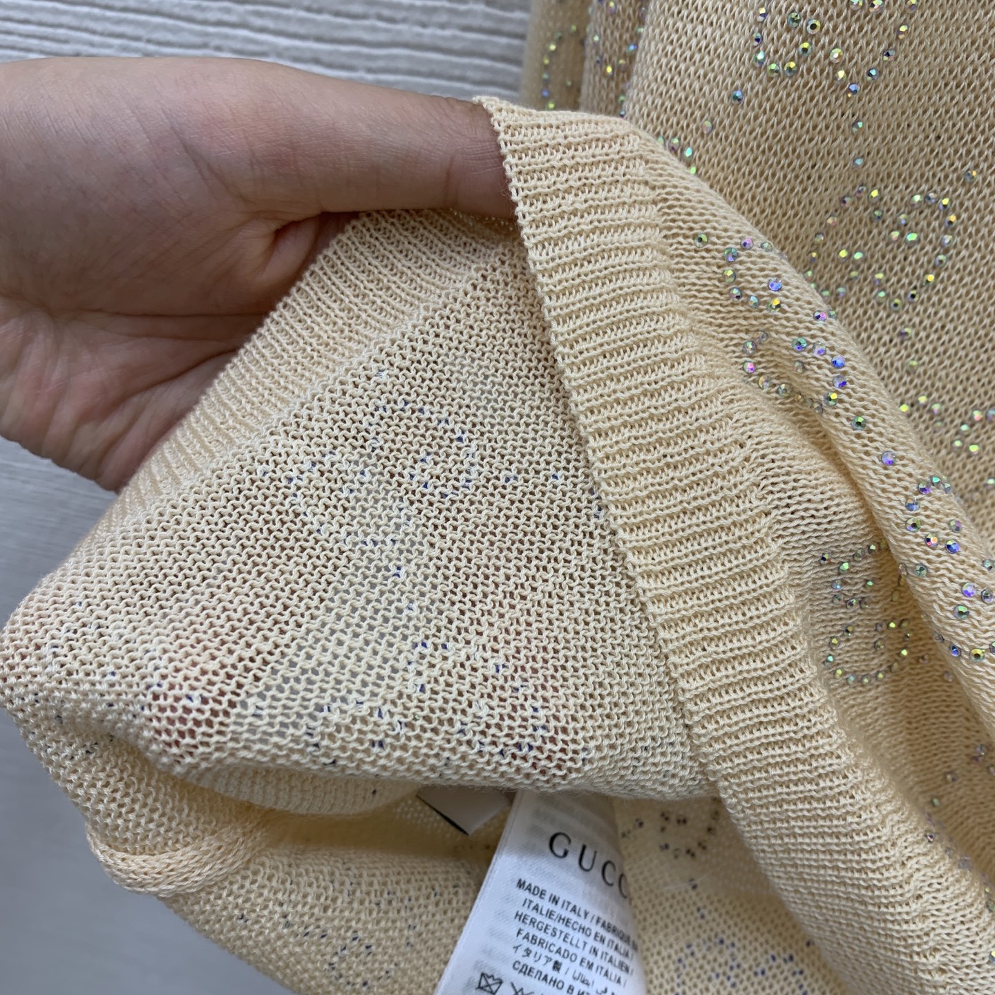 款号G GUCC*新款高端定制彩钻GG字母logo重工高温烫钻工艺小心机微透性感V领长袖针织薄开衫上衣⚠
