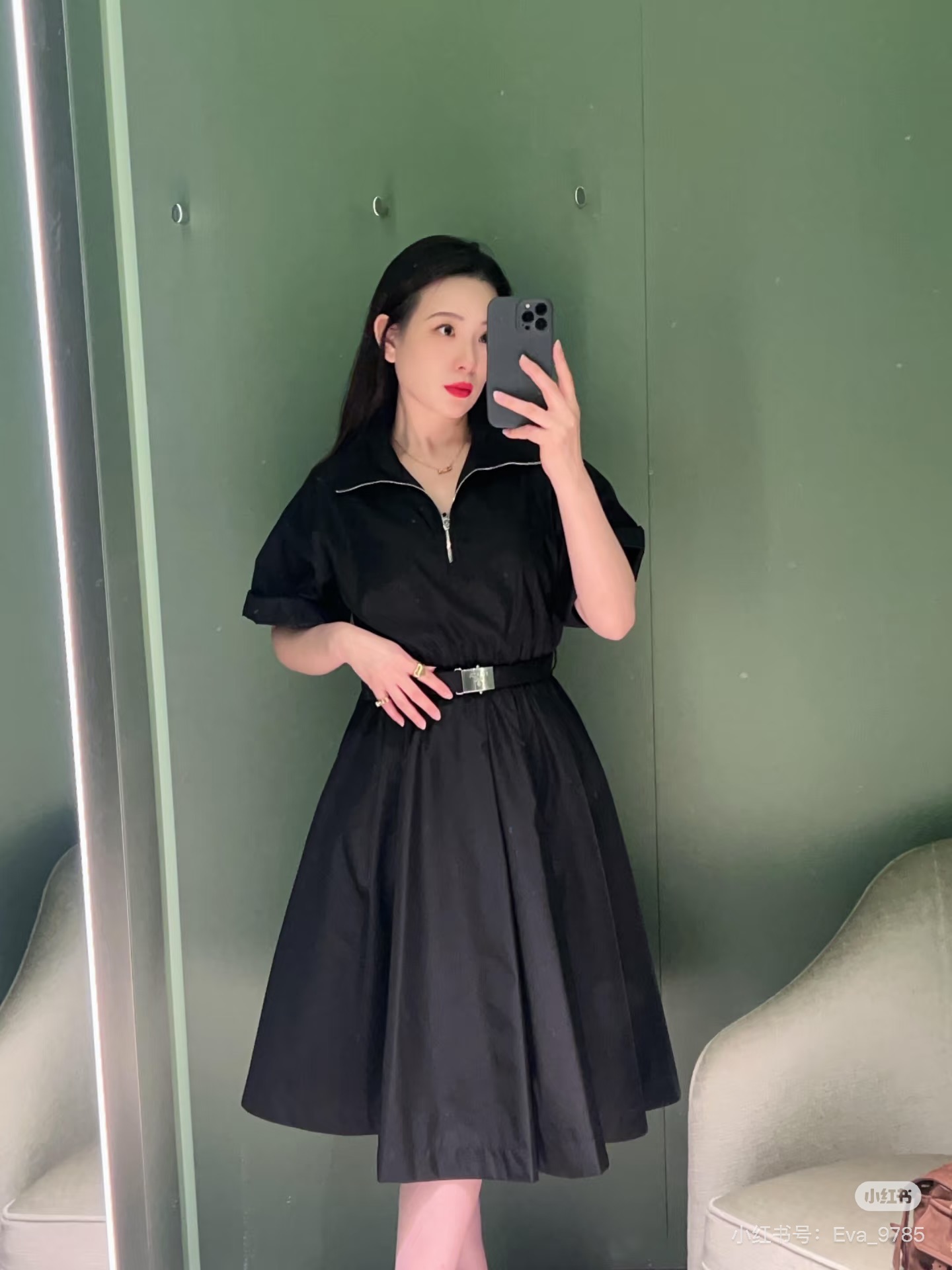 NO:805601,Model No. D26041854 PRAD*A new P family customized letter logo metal accessories decoration, half-zip placket lapel waist slimming short-sleeved dress!  Black, (M size shoulder width 51, bust 96, waist 66 elastic, sleeve length 21, skirt length 108) batch,, prada, skirts, T-shirt,19860909款号D26041854 PRAD*A新款P家定制字母logo金属配件装饰、半拉链门襟翻领收腰显瘦短袖连衣裙！黑色,（M码肩宽51,胸围96,腰围66可松紧,袖长21,裙长108）批,,prada,skirts,T-shirt,,Women's clothing