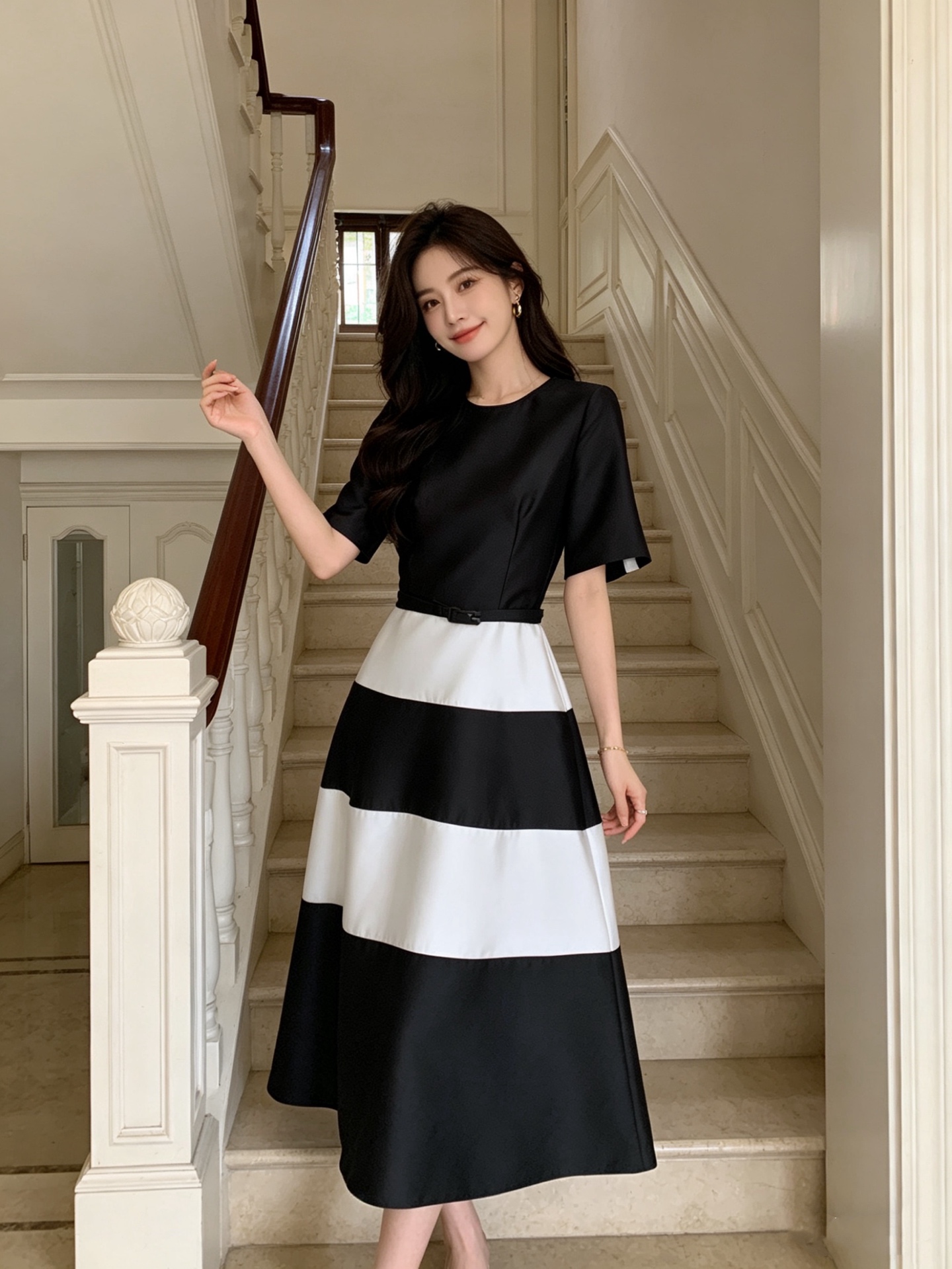 NO:807313,Style No. G26042137 VALENTI*O Warren's new high-end custom fabrics with crisp and stylish designs!  Temperament and fashionable contrasting color patchwork waist slimming short-sleeved dress with wide hem and belt!  ~(S size shoulder width 36, bust 84, waist 70, sleeve length 29, skirt length 126) batch,,valentino,valentino,skirts,T-shirt,19860909款号G26042137 VALENTI*O华伦家新款 高端定制面料版型挺括有型！气质时尚撞色拼接收腰显瘦大摆短袖连衣裙配腰带！~（S码肩宽36,胸围84,腰围70,袖长29,裙长126）批,,valentino,valentino,skirts,T-shirt,,Women's clothing