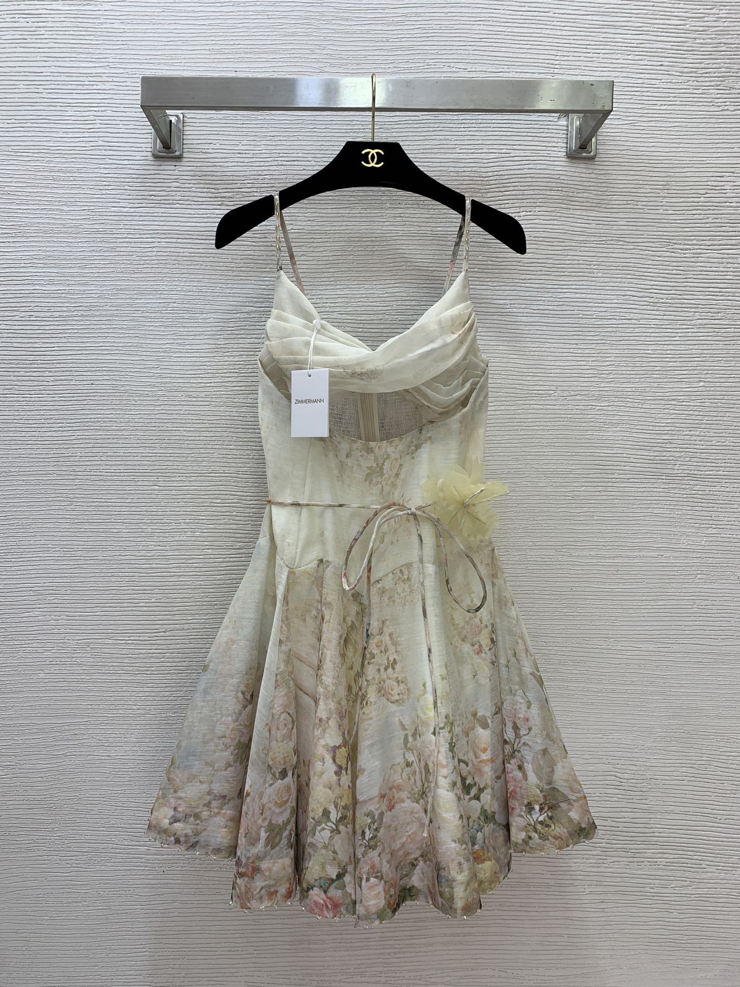 NO:823204,The highest version on the market, the little girl inspects the goods, trims the three marks on the threads, pictures the goods and takes videos. If you want quality or service, add me on WeChat. We do not accept urgent orders. Model number G26050524 ZIMMERMA*N Zimmerman Australian brand. High-end customized holiday style fashionable floral print. Heavy beading edge decoration. Hollow cross-pleated bandeau style with slim waist and big skirt. Sexy hottie petite suspender dress with flower waist cord!  1.2.3.4/SMLXL (size 2, bust 68~80, elastic back, skirt length 72 excluding straps), Zimmerman-clothing, skirts,19860909市面最高版本小妹验货、修剪线头上三标、货可图及拍视频,要品质要服务的加我微信,不接急单.款号G26050524 ZIMMERMA*N兹默曼澳洲品牌 高端定制度假风时尚花卉印花重工钉珠边装饰、中空交叉压褶抹胸式收腰显瘦大裙摆性感辣妹小个子吊带连衣裙配花朵腰绳！1.2.3.4/SMLXL（2码胸围68～80后背打揽弹力,裙长72不含肩带）,兹默曼-服装,skirts,,Women's clothing