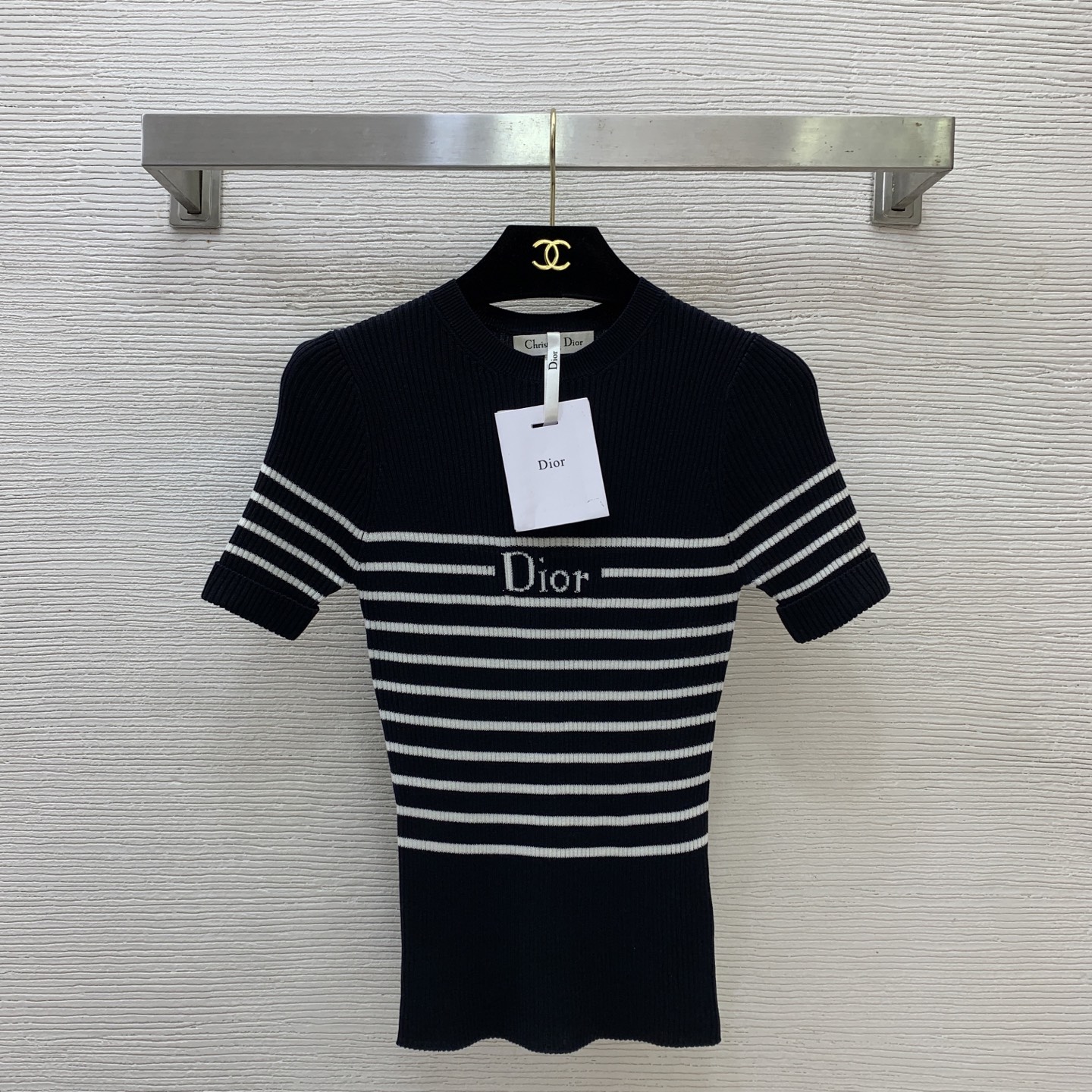 NO:844782,Style number G51868 Dio* new high-end customized letter logo logo slim fit cuffed sleeves striped sweater top!  Navy blue, sky blue, 36-38-40 (38 size bust 58, sleeve length 20, dress length 56),,dior,19860909款号G51868 Dio*新款高端定制字母logo徽标修身显瘦翻边袖条纹针织衫上衣！藏蓝色、天蓝色、36-38-40（38码胸围58,袖长20,衣长56）,,dior,,Women's clothing