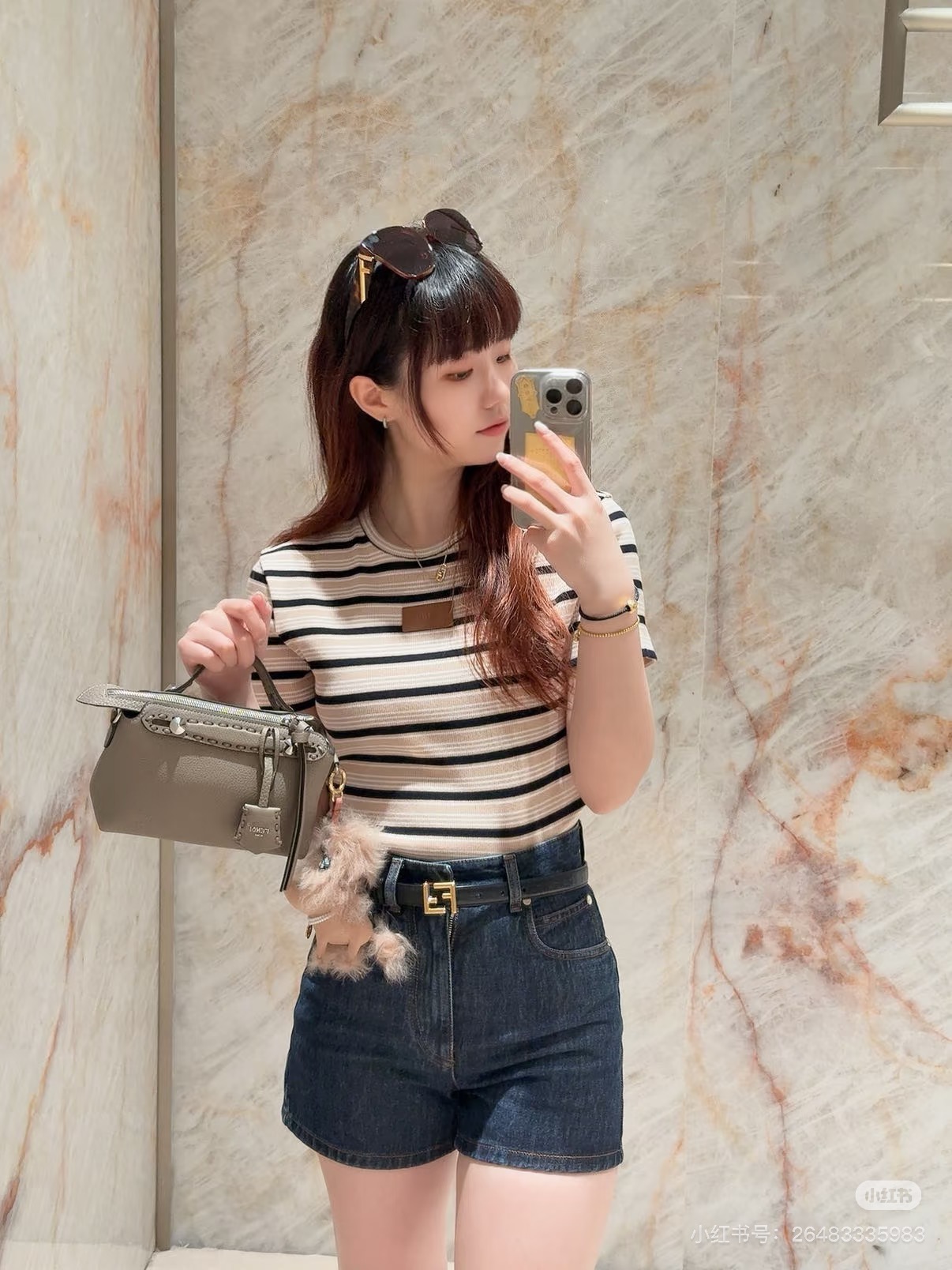 NO:825983,The highest version of the girl on the market inspects the goods, trims the three marks on the threads, pictures of the goods and takes videos. If you want quality and service, add me on WeChat. We do not accept urgent orders. Model No. G26051382 FEND*I. The new and highest version of the girl on the market inspects the goods, trims the three marks on the threads, pictures of the goods and takes videos. If you want quality and service, add me on WeChat. We do not accept urgent orders.  High-end customized Tencel fabric contrast striped leather letter logo slim fit round neck short-sleeved sweater top!  Pink brown, light green, 36-36-40 (38 size bust 62, sleeve length 28, dress length 48), Fendi-clothing, fendi, fendi, T-shirt,19860909市面最高版本小妹验货、修剪线头上三标、货可图及拍视频,要品质要服务的加我微信,不接急单.款号G26051382 FEND*I新市面最高版本小妹验货、修剪线头上三标、货可图及拍视频,要品质要服务的加我微信,不接急单.款 高端定制天丝面料撞色条纹皮革字母logo徽标修身显瘦圆领短袖针织衫上衣！粉棕、浅绿、36-36-40（38码胸围62,袖长28,衣长48）,芬迪-服装,fendi,fendi,T-shirt,,Women's clothing