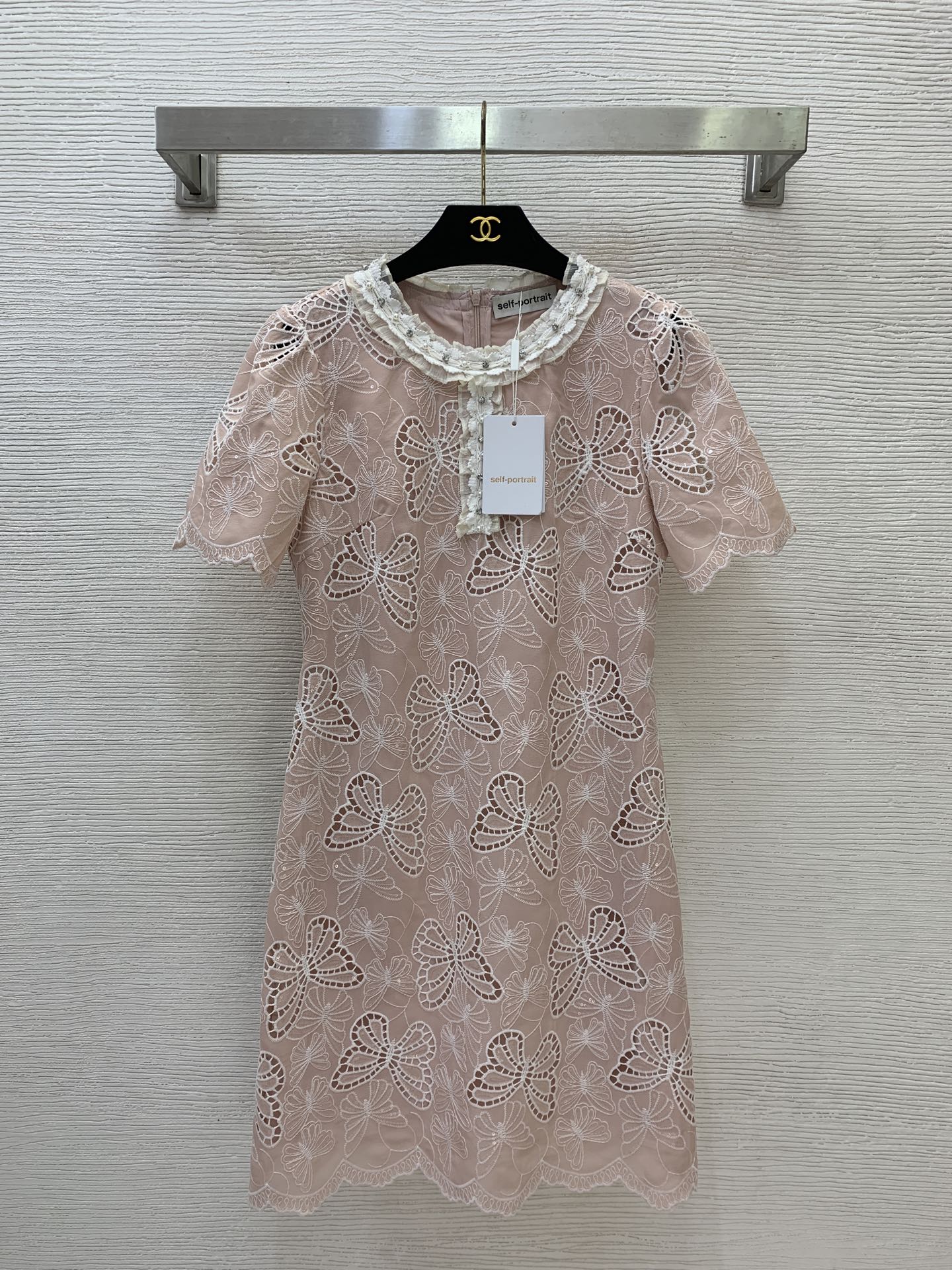 NO:857085,The highest version on the market, the girl inspects the goods, trims the three marks on the threads, pictures the goods and takes videos. If you want quality or service, please add me on WeChat. We do not accept urgent orders. Model No. G26052376  Self-Portrai* is the latest and highest version on the market. The girl inspects the goods, trims the three marks on the threads, takes pictures of the goods and takes videos. If you want quality or service, please add me on WeChat. We will not accept urgent orders. A high-end custom-made butterfly hollow sequin embroidery fabric, beaded lace decoration on the neckline, slimming and wavy edge round neck short-sleeved dress!  Yellow, pink, (M size bust 88, sleeve length 23, skirt length 89), women's clothing, skirts, T-shirt,19860909市面最高版本小妹验货、修剪线头上三标、货可图及拍视频,要品质要服务的加我微信,不接急单.款号G26052376 Self-Portrai*新市面最高版本小妹验货、修剪线头上三标、货可图及拍视频,要品质要服务的加我微信,不接急单.款高端定制蝴蝶镂空亮片刺绣面料、领口钉珠花边装饰修身显瘦波浪边圆领短袖连衣裙！黄色、粉色、 （M码胸围88,袖长23,裙长89）,女装,skirts,T-shirt,,Women's clothing