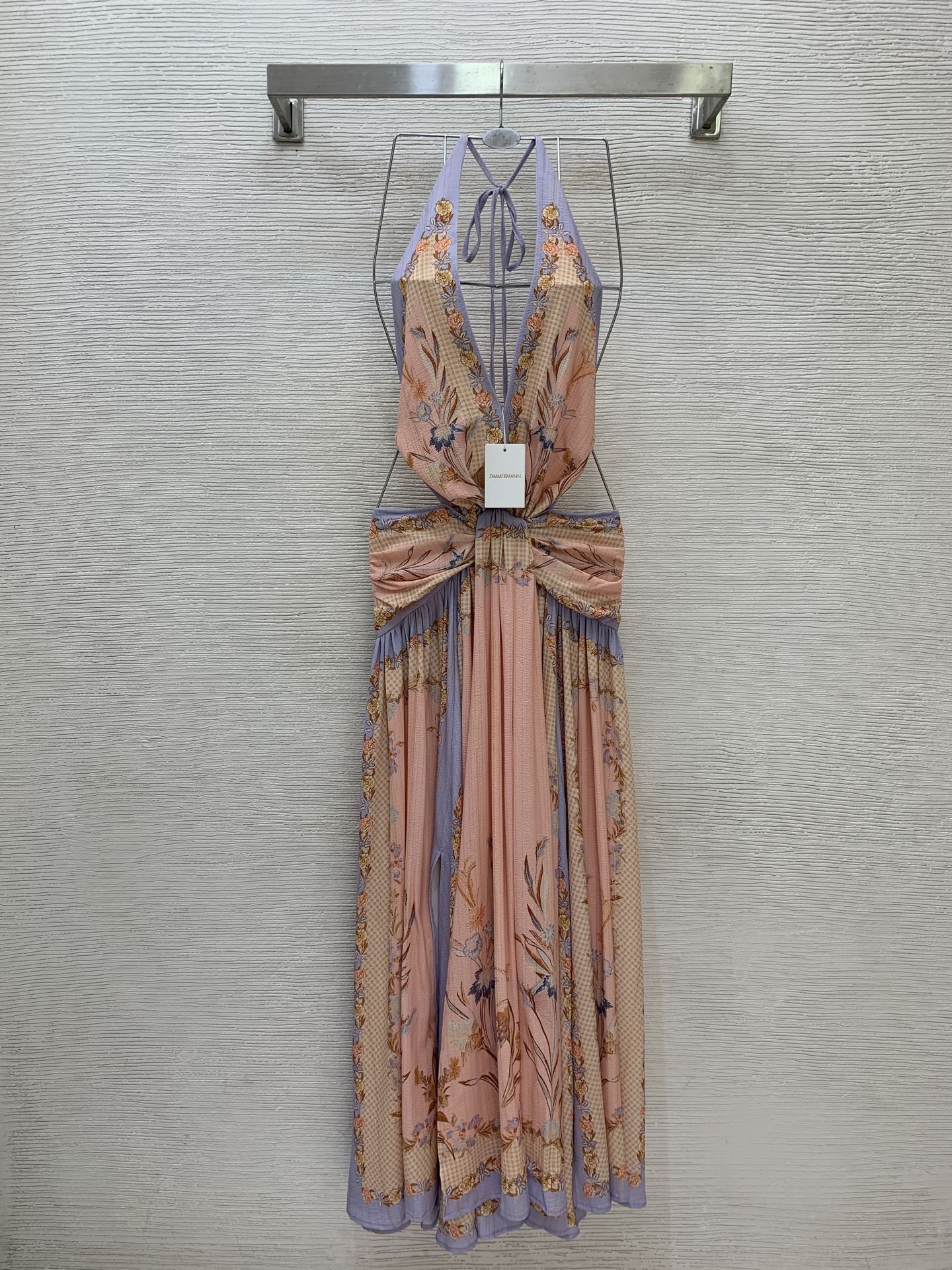 NO:844824,Model No. G26051928 ZIMMERMA*N Australian brand high-end customized gold thread blended retro fashion print, bohemian resort style sexy backless belly band straps slit large skirt slimming slim halterneck long skirt dress!  Must-have items for summer travel and vacation 1.2.3.4/SMLXL (size 2 waist 72 non-elastic, total skirt 149),,skirts,19860909款号G26051928 ZIMMERMA*N兹默曼澳洲品牌高端定制金丝线混纺复古时尚印花、波西米亚度假风性感露背肚兜式绑带开叉大裙摆修身显瘦挂脖长裙连衣裙！暑假旅游度假必备单品1.2.3.4/SMLXL（2码腰围72无弹力,总裙子149）,,skirts,,Women's clothing