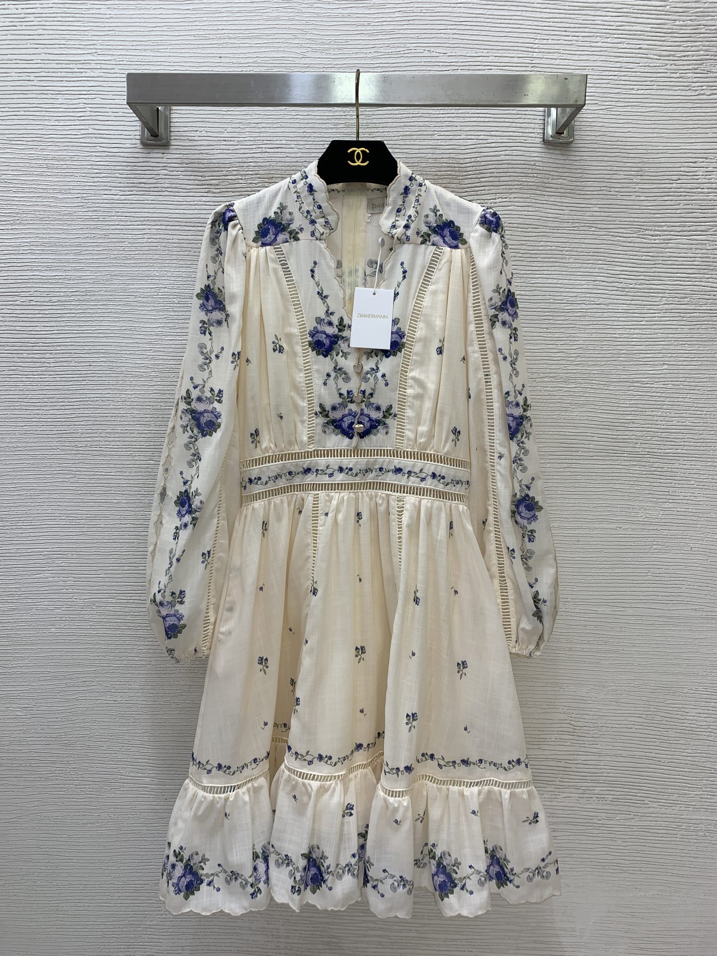 NO:865583,Model No. G26052586 ZIMMERMAN* Zimmerman Australian brand, high-end customized hollow see-through splicing flower pattern printed love button placket waist slimming large skirt V-neck lantern sleeve dress with pockets on both sides!  1.2.3.4/SMLXL (1 size bust 84, waist 70, sleeve length 59, skirt length 95),,skirts,19860909款号G26052586 ZIMMERMAN*兹默曼澳洲品牌 高端定制镂空透视拼接花朵图案印花爱心纽扣门襟收腰显瘦大裙摆V领灯笼袖连衣裙两侧有口袋！1.2.3.4/SMLXL（1码胸围84,腰围70,袖长59,裙长95）,,skirts,,Women's clothing