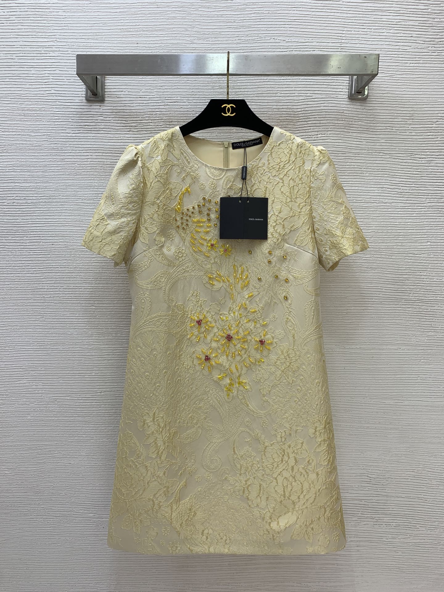 NO:868836,Style number G26052845 & Dolce & Gabbana DG* new high-end customized palace-style retro jacquard fabric, heavy beading and diamond decoration, slim fit, round neck short-sleeved dress, banquet dress!  (M size shoulder width 36, bust 90, sleeve length 21, skirt length 87),,Dolce&Gabbana,skirts,T-shirt,19860909款号G26052845 &杜嘉班纳DG*新款 高端定制宫廷风复古提花面料、重工串珠镶钻装饰修身显瘦圆领短袖连衣裙宴会礼服裙！ （M码肩宽36,胸围90,袖长21,裙长87）,,Dolce&Gabbana,skirts,T-shirt,,Women's clothing
