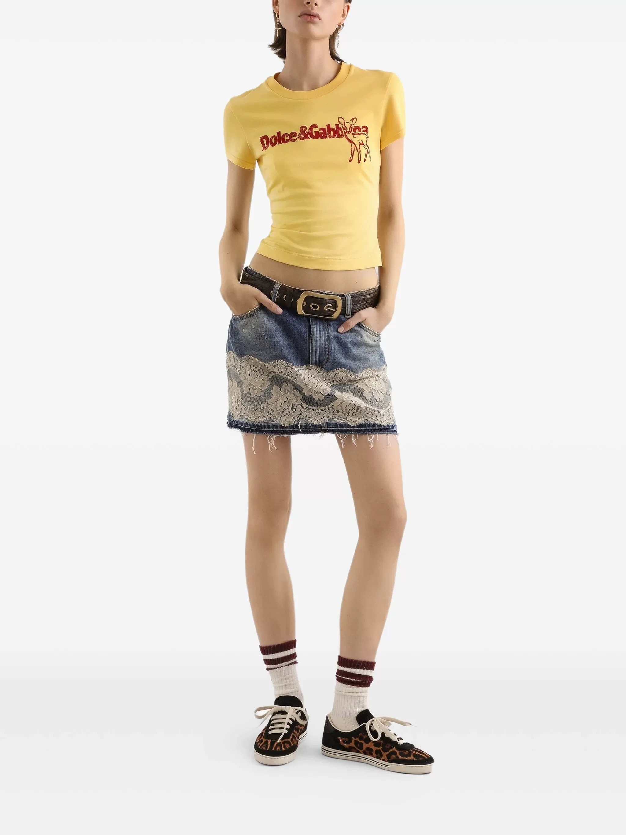 NO:858897,The highest version on the market, the girl will inspect the goods, trim the three marks on the threads, and ship the goods. If you want quality and service, please add me on WeChat. We will not accept urgent orders. Model number D26052346  & Dolce & Gabbana DG’s new and highest version on the market, the girl will inspect the goods, trim the three marks on the threads, and ship the goods. You can send pictures and take videos. If you want quality or service, please add me on WeChat. We will not accept urgent orders. Customized washed denim cotton, leather, square letter logo, metal logo decoration, lace splicing, high-waist slim denim short skirt!  (M size waist 70 non-elastic, hip 92, skirt length 43), Dolce & Gabbana-clothing, Dolce&Gabbana, skirts,19860909市面最高版本小妹验货、修剪线头上三标、发货可发图及拍视频,要品质要服务的加我微信,不接急单.款号D26052346 &杜嘉班纳DG新市面最高版本小妹验货、修剪线头上三标、发货可发图及拍视频,要品质要服务的加我微信,不接急单.款定制洗水牛仔棉、皮革方形字母logo金属徽标装饰蕾丝拼接高腰显瘦牛仔短裙半身裙！ （M码腰围70无弹力,臀围92,裙长43）,杜嘉班纳-服装,Dolce&Gabbana,skirts,,Women's clothing