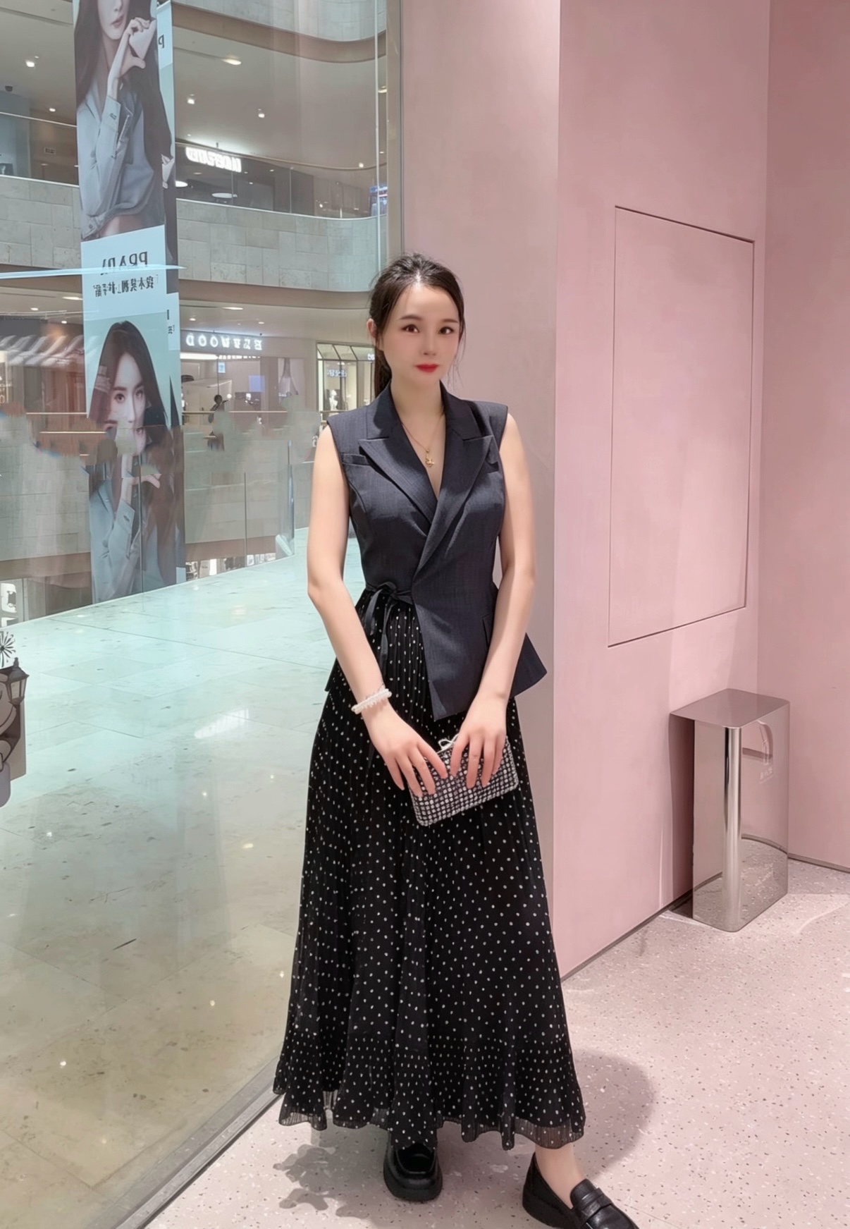 NO:857063,The girl of the highest version on the market inspects the goods, trims the three marks on the threads, pictures of the goods and takes videos. If you want quality and service, please add me on WeChat. We will not accept urgent orders. Model No. G26052375 Dio* The latest version of Dio*, the latest version of the girl on the market, inspects the goods, trims the three marks on the threads, pictures of the goods and takes videos. If you want quality and service, please add me on WeChat and we will not accept urgent orders. A high-end custom-made two-piece suit with elegant temperament!  Side slit straps, slim fit, sleeveless vest top, elastic waist, pleated skirt, long hem, the highest version on the market. The girl inspects the goods, trims the three marks on the threads, pictures of the goods and takes videos. If you want quality and service, please add me on WeChat. We will not accept urgent orders. This pleated skirt!  Black, 36.38.40.42 (size 36, shoulder width 39, bust 92, mid-back length 58; waist 64-82 elastic, skirt length 82), Dior-clothing, dior, dior, skirts,19860909市面最高版本小妹验货、修剪线头上三标、货可图及拍视频,要品质要服务的加我微信,不接急单.款号G26052375 Dio*新市面最高版本小妹验货、修剪线头上三标、货可图及拍视频,要品质要服务的加我微信,不接急单.款高端定制气质高雅两件套装！侧开叉绑带修身显瘦无袖马甲上衣松紧腰压褶裙摆长市面最高版本小妹验货、修剪线头上三标、货可图及拍视频,要品质要服务的加我微信,不接急单.款百褶半身裙！黑色,36.38.40.42（36码肩宽39,胸围92,后中长58；腰围64～82弹力,裙长82）,迪奥-服装,dior,dior,skirts,,Women's clothing