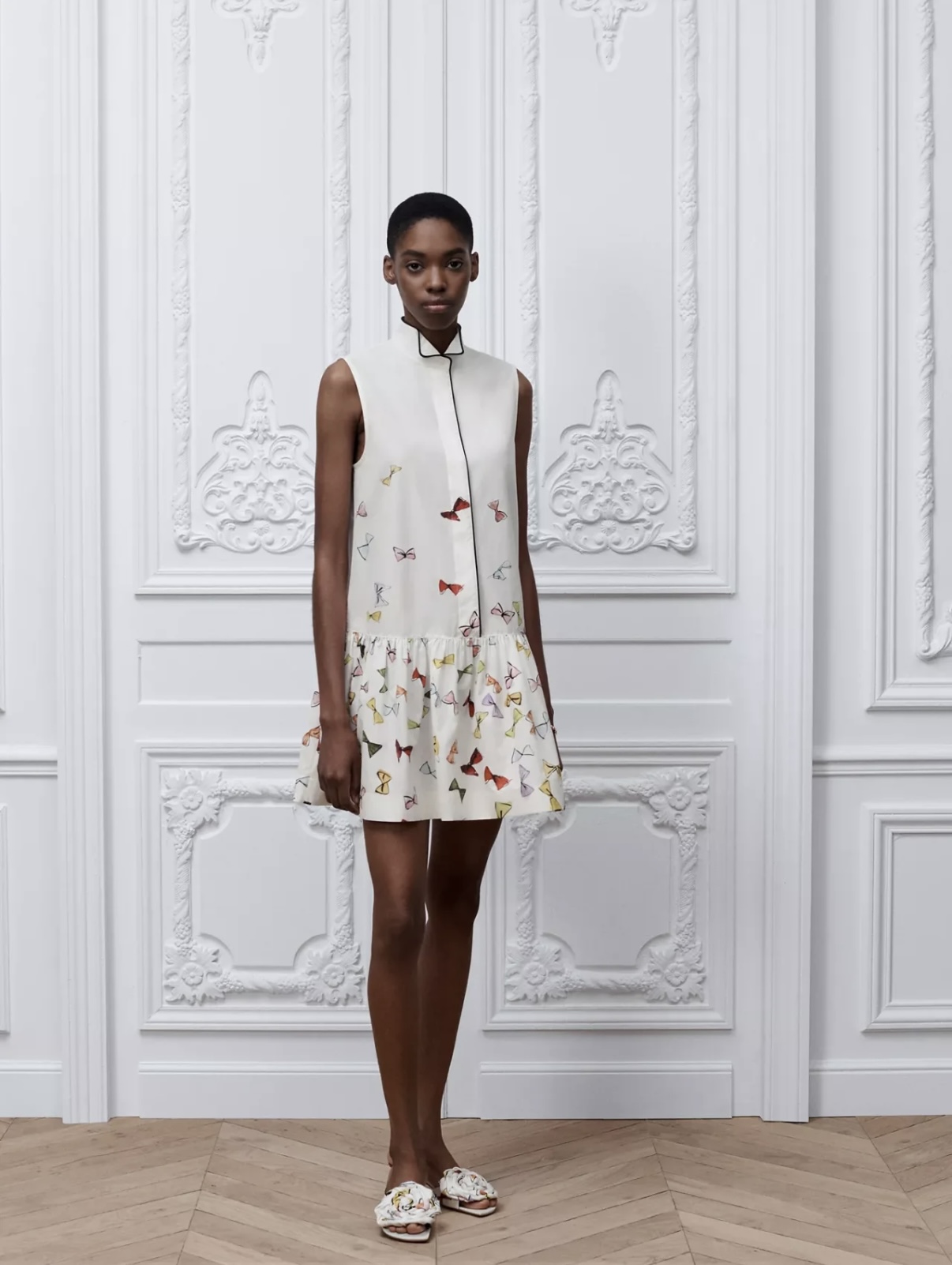 NO:865539,No. G26060482 Dio's latest colorful bow printed black hemmed button placket small lapel loose and versatile ruffled sleeveless cotton dress!  White, (M size bust 90, skirt length 86), Dior-clothing, dior, dior, skirts,19860909号G26060482 Dio*新 彩色蝴蝶结印花黑色包边系扣门襟小翻领宽松百搭荷叶边无袖棉质连衣裙！白色, （M码胸围90,裙长86）,迪奥-服装,dior,dior,skirts,,Women's clothing