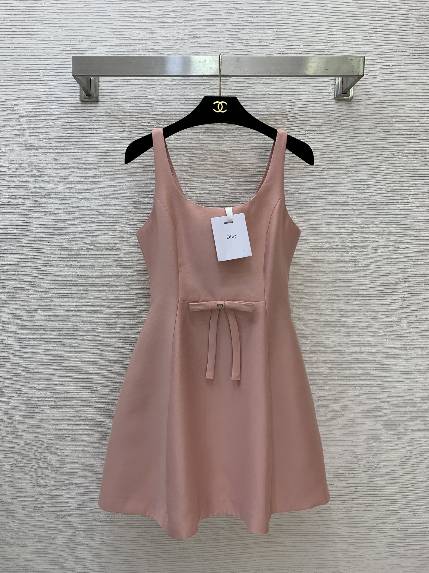 NO:878241,Style No. G60753 Dio* new D family high-end customized silk wool fabric, chaebol daughter’s temperament to reduce age, CD bow decoration, slimming and slimming, big skirt suspender dress!  Pink, black, 36-38-40-42 (38 size bust 82~88, waist 70, skirt length 80),, dior, dior, skirts,19860909款号G60753 Dio*新款D家高端定制丝毛面料、财阀千金大小姐气质减龄CD蝴蝶结装饰修身显瘦大裙摆吊带连衣裙！粉色、黑色、36-38-40-42（38码胸围82～88,腰围70,裙长80）,,dior,dior,skirts,,Women's clothing