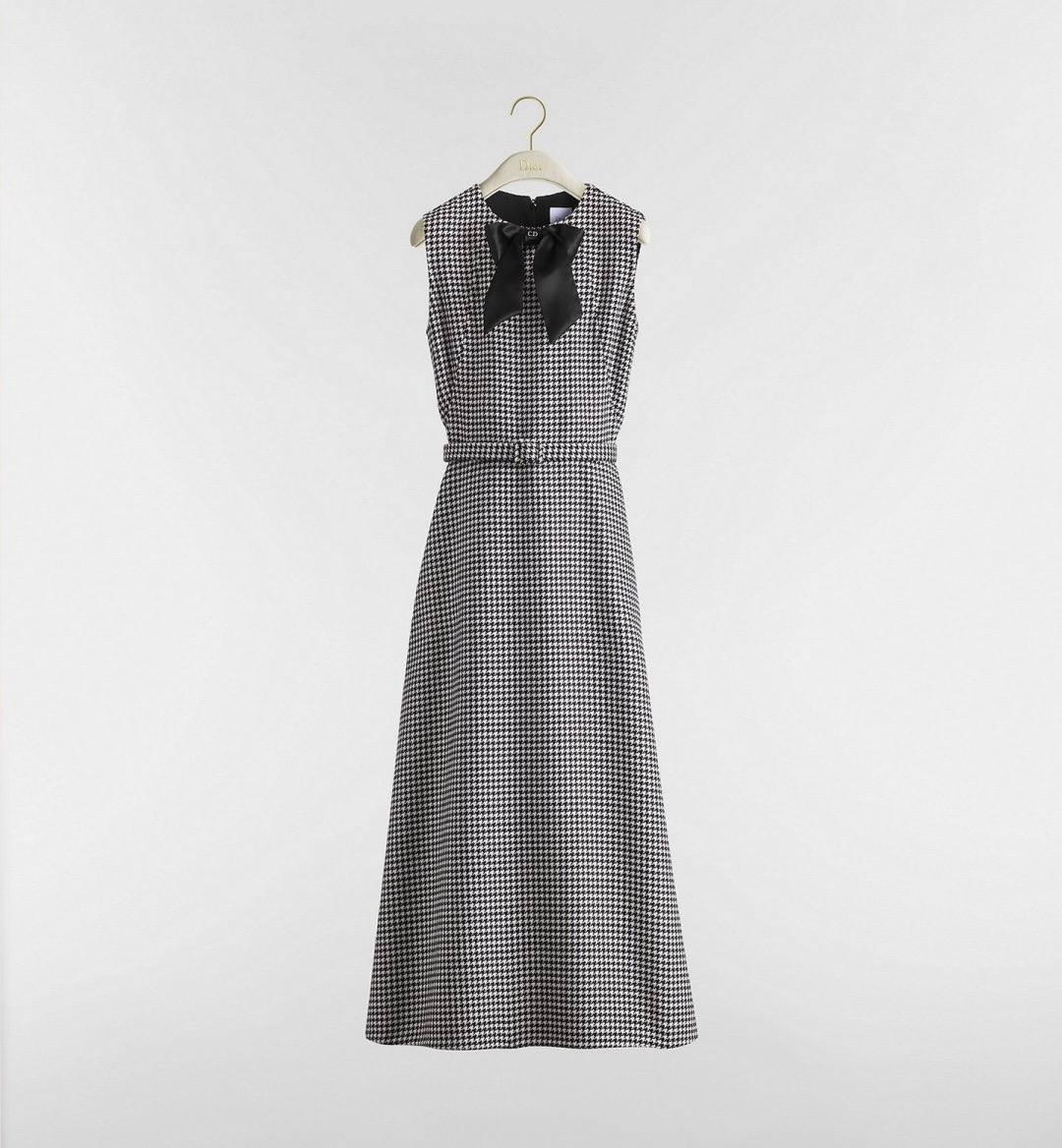 NO:870103,No. G26060715 Dio's latest high-end customized houndstooth fabric, smooth satin bow CD metal accessories decoration waist slimming large skirt long sleeveless vest dress!  36-38-40-42 (36 size bust 84, waist 66, skirt length), Dior-clothing, dior, dior, skirts,19860909号G26060715 Dio*新高端定制千鸟格面料、光滑缎面蝴蝶结CD金属配件装饰收腰显瘦大裙摆长无袖背心连衣裙！36-38-40-42（36码胸围84,腰围66,裙长）,迪奥-服装,dior,dior,skirts,,Women's clothing