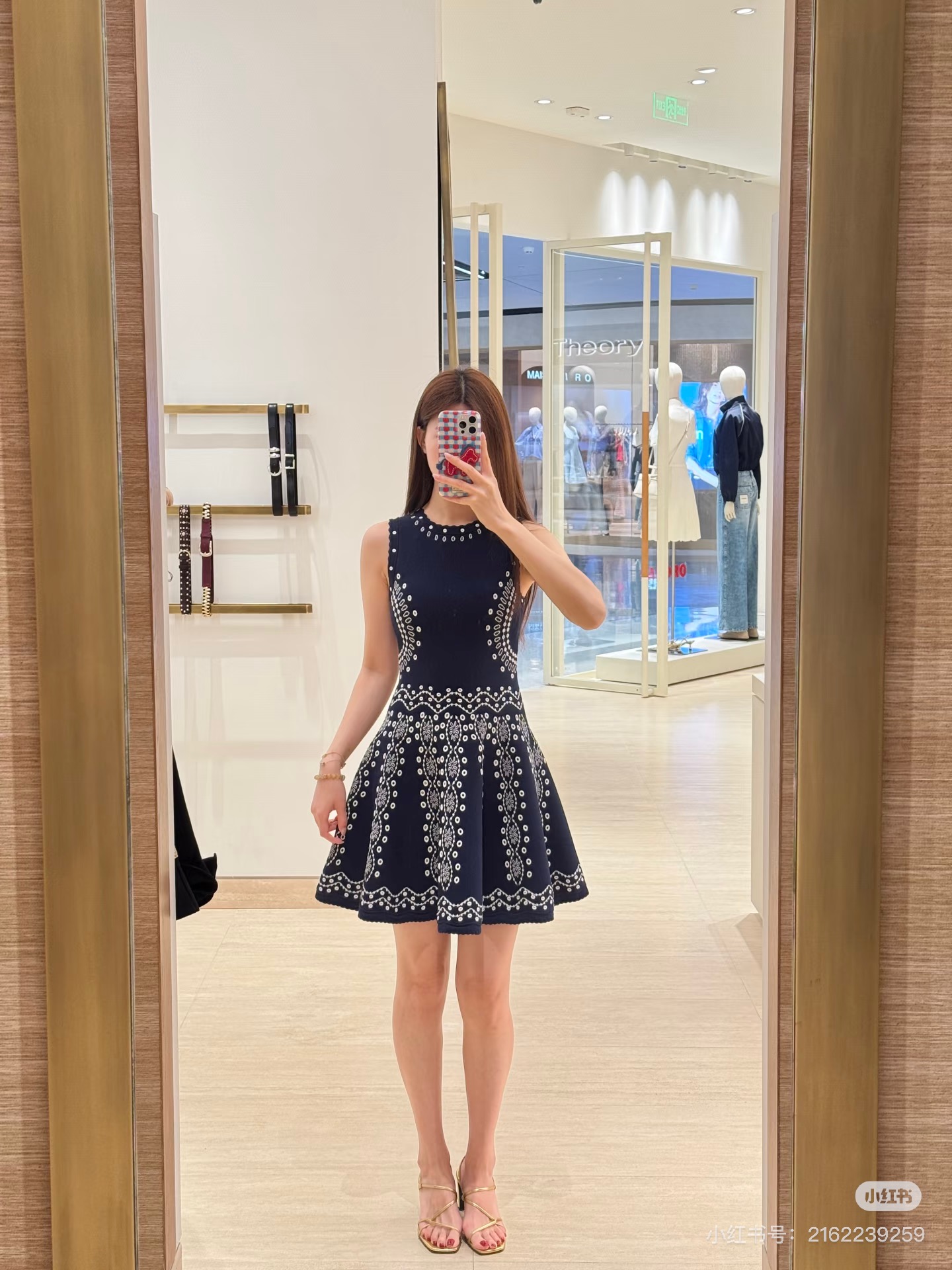 NO:870184,No. D26060728 SANDR*O French single new fashionable retro jacquard waist slimming wide sleeveless vest knitted dress!  Navy blue, (M size bust 72, waist 62, skirt length 89), women's clothing, skirts,19860909号D26060728 SANDR*O 法单新 时尚复古提花收腰显瘦大摆无袖背心针织连衣裙！藏蓝色, （M码胸围72,腰围62,裙长89）,女装,skirts,,Women's clothing