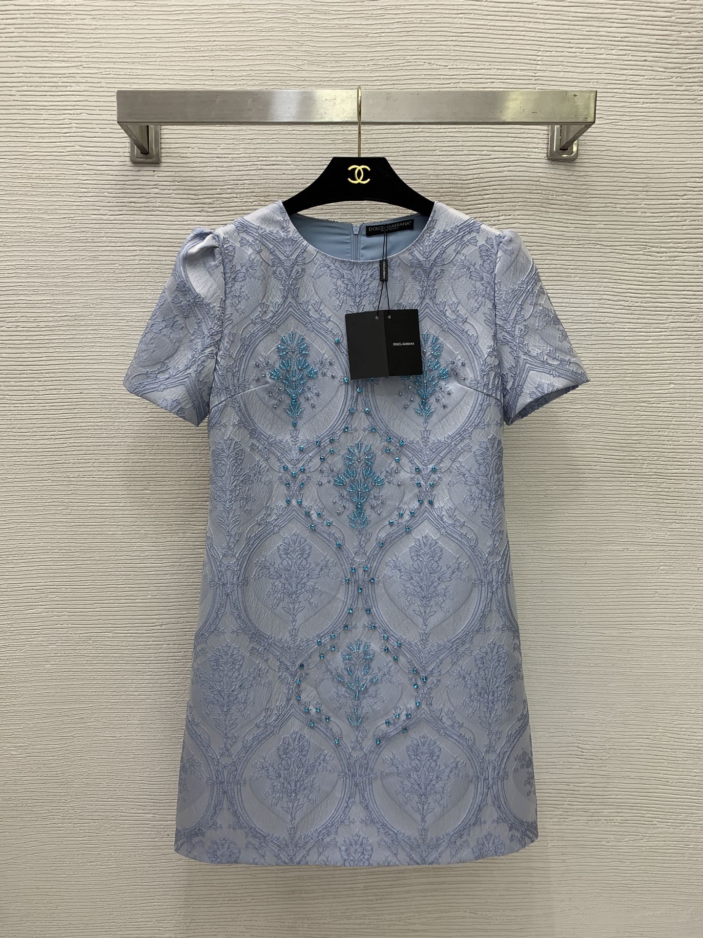 NO:888128,No. G26061711 & Dolce & Gabbana DG* latest high-end customized jacquard fabric style is crisp and stylish!  Heavy beading and diamond craftsmanship, retro pattern, peach shape, jacquard texture, slimming, elegant and fashionable round neck short-sleeved dress!  Blue, SMLXLXXL (M size shoulder width 36, bust 88, sleeve length 21, skirt length 87), Dolce & Gabbana-clothing, Dolce&Gabbana, skirts, T-shirt,19860909号G26061711 &杜嘉班纳DG*新高端定制提花面料版型挺括有型！重工串珠镶钻工艺复古花纹桃形状提花纹理修身显瘦气质时尚圆领短袖连衣裙！蓝色、SMLXLXXL（M码肩宽36,胸围88,袖长21,裙长87）,杜嘉班纳-服装,Dolce&Gabbana,skirts,T-shirt,,Women's clothing