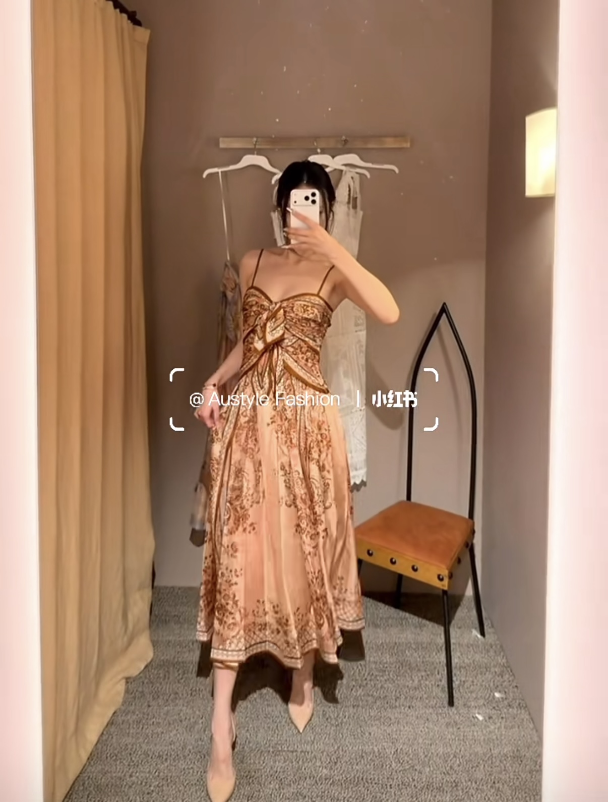 NO:893460,Model No. G26062597 ZIMMERMA*N Zimmerman’s new Australian brand high-end custom-made simulated silk satin fabric, resort-style fashionable retro prints, bow knot design, high slit and large skirt, slim and slim long suspender dress!  1.2.3.4/SMLXL (size 2, bust 78~94 with stretch, waist 74, skirt length 115 excluding shoulder straps),,skirts,real silk,silk fabric,19860909款号G26062597 ZIMMERMA*N兹默曼新款澳洲品牌高端定制仿真丝绸缎面料、度假风时尚复古印花、蝴蝶结打结设计高开叉大裙摆修身显瘦长款吊带连衣裙！1.2.3.4/SMLXL（2码胸围78～94打揽弹力,腰围74,裙长115不含肩带）,,skirts,real silk,silk fabric,,Women's clothing