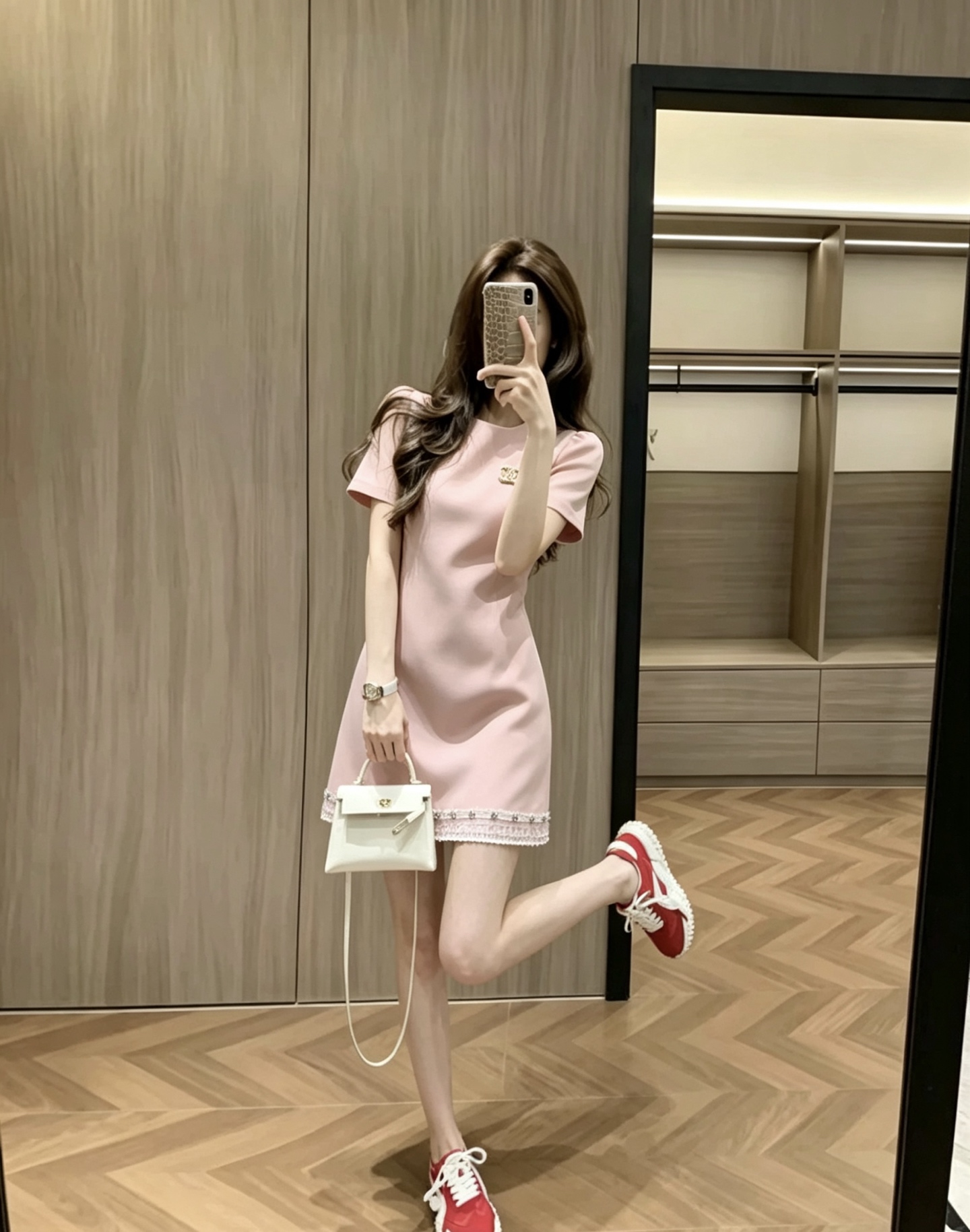 NO:909902,Model No. G26070658 CHANE*L new high-end customized hem heavy-duty lace lace diamond beading craftsmanship round neck short sleeves pinch pleats waist slimming sweet age-reducing fashion A-line dress with free brooch!  Black, pink, (S size bust 84, sleeve length 21, skirt length 88) batch, chanel, skirts, T-shirt, brooch, breastpin,19860909款号G26070658 CHANE*L新款高端定制下摆重工蕾丝花边镶钻钉珠工艺圆领短袖捏褶收腰显瘦甜美减龄时尚A字连衣裙赠送胸针！黑色、粉色、 （S码胸围84,袖长21,裙长88）批,,chanel,skirts,T-shirt,brooch，breastpin,,Women's clothing