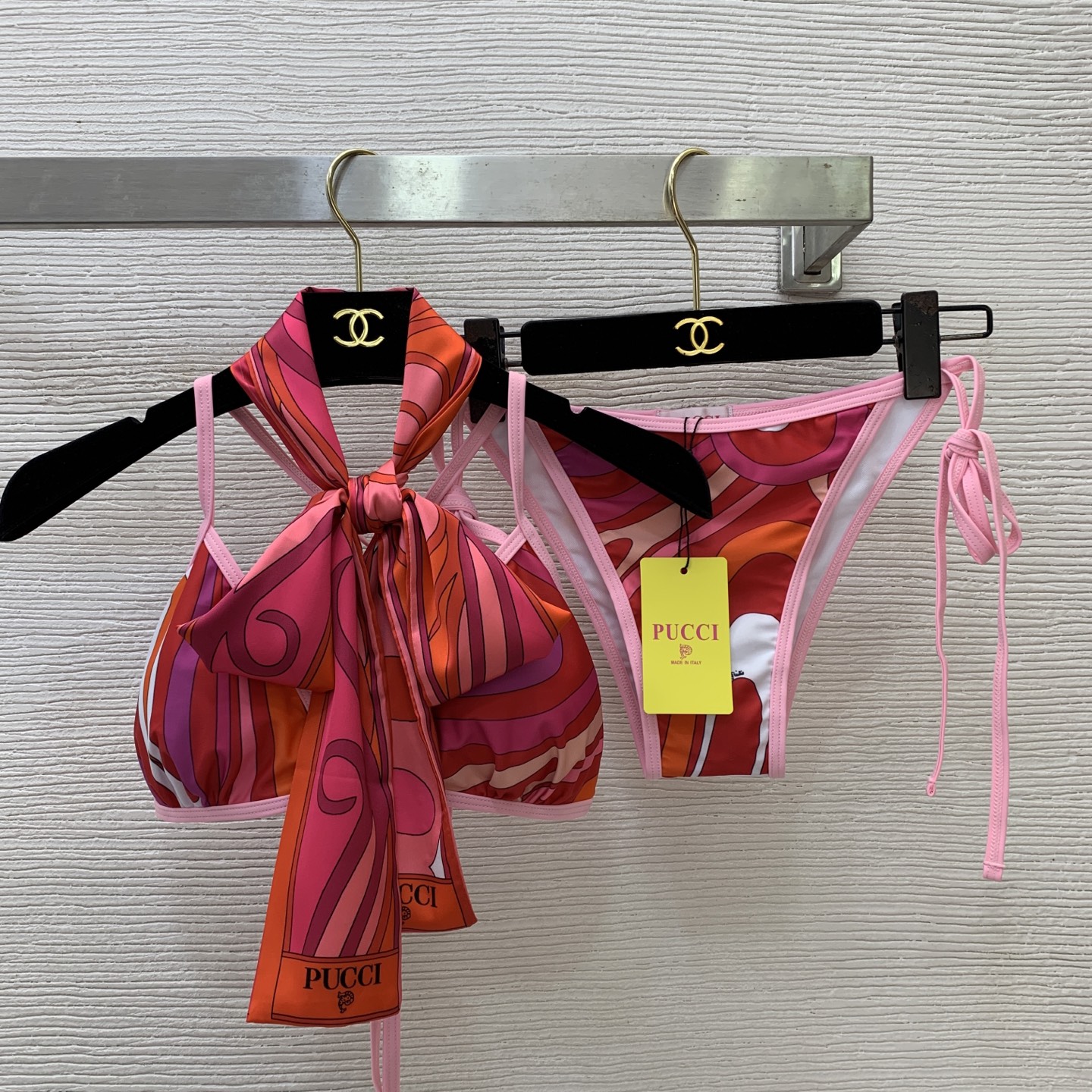 NO:911396,Model No. G26070867 PUCC* New Contrast Color Geometric Graphic Print Cup Contrast Color Covered Bra Underwear (With Breast Pads) Headband Headband Low-Waist Briefs Bikini Split Swimsuit Three-piece Set!  A must-have for seaside resort hot spring swimming pools!   ,Batch m,,swimsuits,bikinis,19860909款号G26070867 PUCC*新款撞色几何图形印花罩杯撞色包边文胸内衣（有胸垫）发带头巾低腰三角内裤比基尼分体泳衣三件套装！海边度假温泉游泳池必备！  ,批m,,swimsuits,bikinis,,Women's clothing