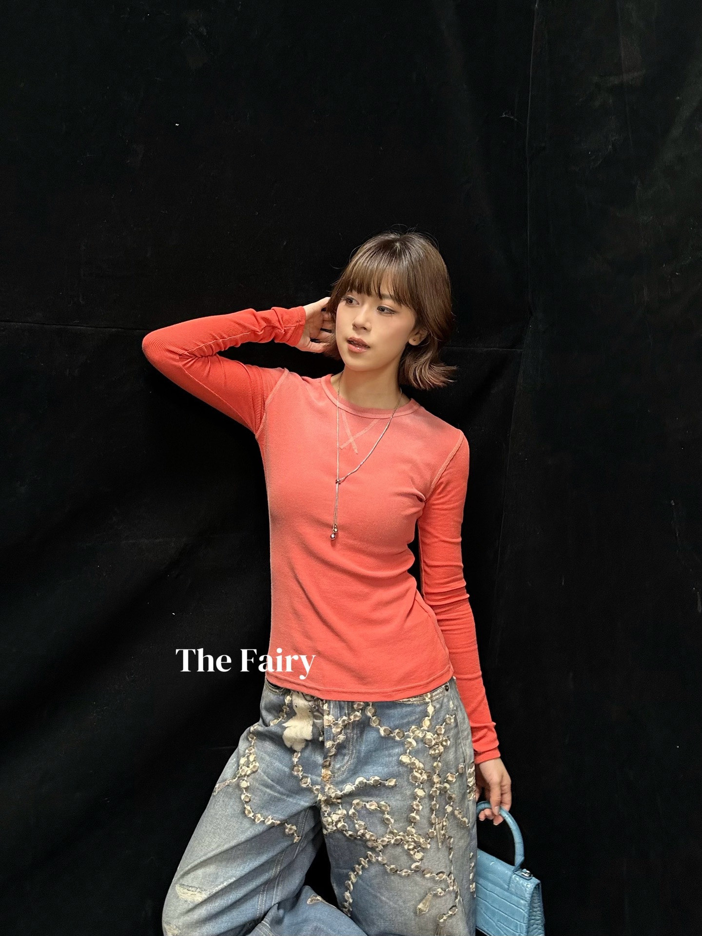 NO:910562,Model No. D26070760 Acne Stud*os new style, simple and simple back letter logo, retro, old and fashionable, versatile round neck, long sleeves, slim fit, elastic ribbed cotton bottoming shirt, T-shirt top!  Lake blue, orange, (M size shoulder width 37, chest 78, sleeve length 62, clothing length 57) batch,,acne studios,tees,t-shirt,19860909款号D26070760 Acne Stud*os新款 气质简约后背字母logo复古做旧时尚百搭圆领长袖修身显瘦弹力螺纹棉打底衫T恤上衣！湖蓝色、橙色、（M码肩宽37,胸围78,袖长62,衣长57）批,,acne studios,tees，t-shirt,,Women's clothing