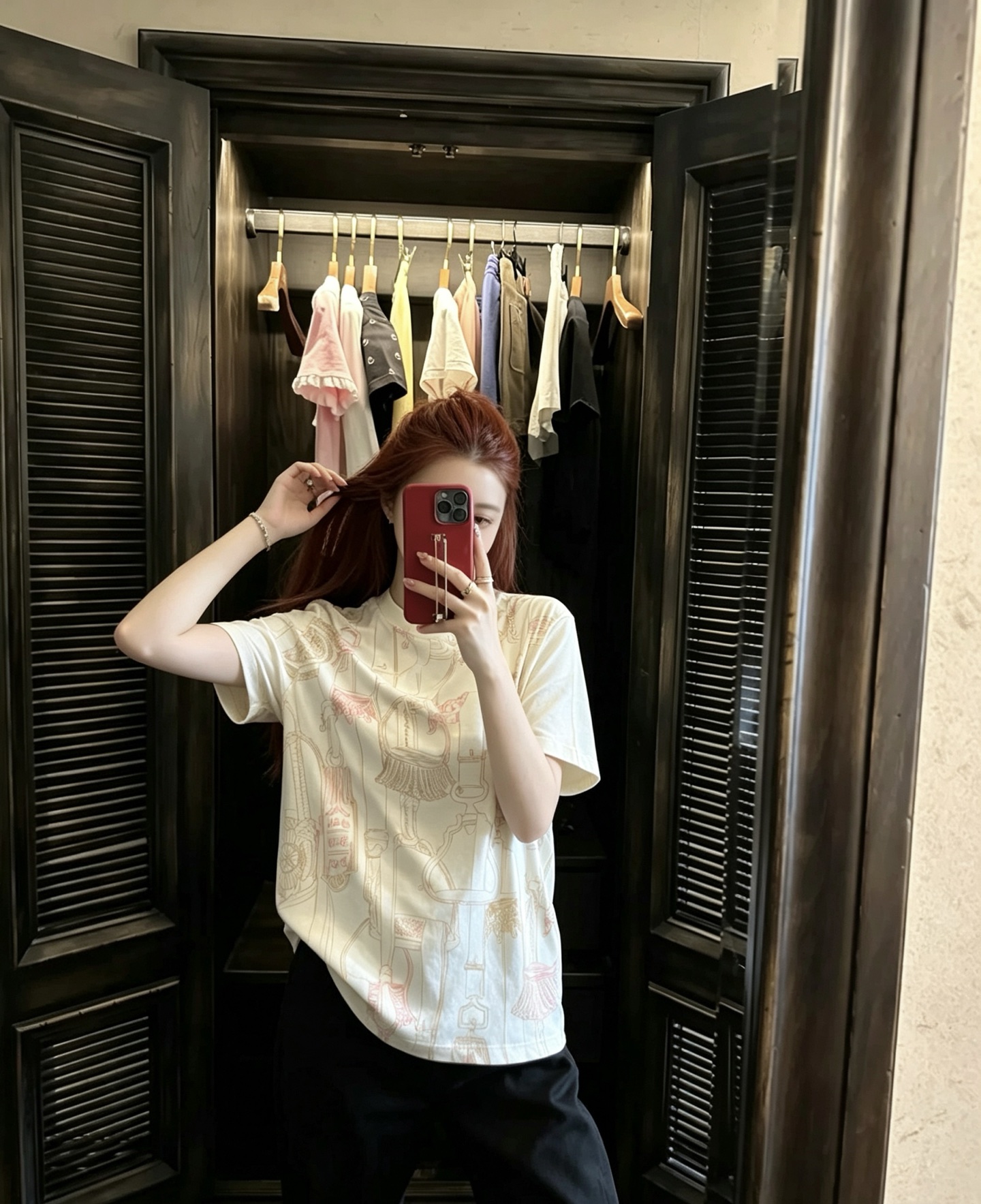 NO:921830,Style No. G26070920 HERM*S Hermès new high-end customized fabric, all-over hand-painted belt pattern printing retro fashion round neck short-sleeved T-shirt top!  Dark blue, beige, (S size shoulder width 40, chest 86, sleeve length 18, clothing length 60) batch, hermes, hermes, T-shirt, tees, t-shirt,19860909款号G26070920 HERM*S爱马仕新款 高端定制面料、满印手绘皮带图案印花复古时尚圆领短袖T恤上衣！深蓝色、米杏色、（S码肩宽40,胸围86,袖长18,衣长60）批,,hermes,hermes,T-shirt,tees，t-shirt,,Women's clothing