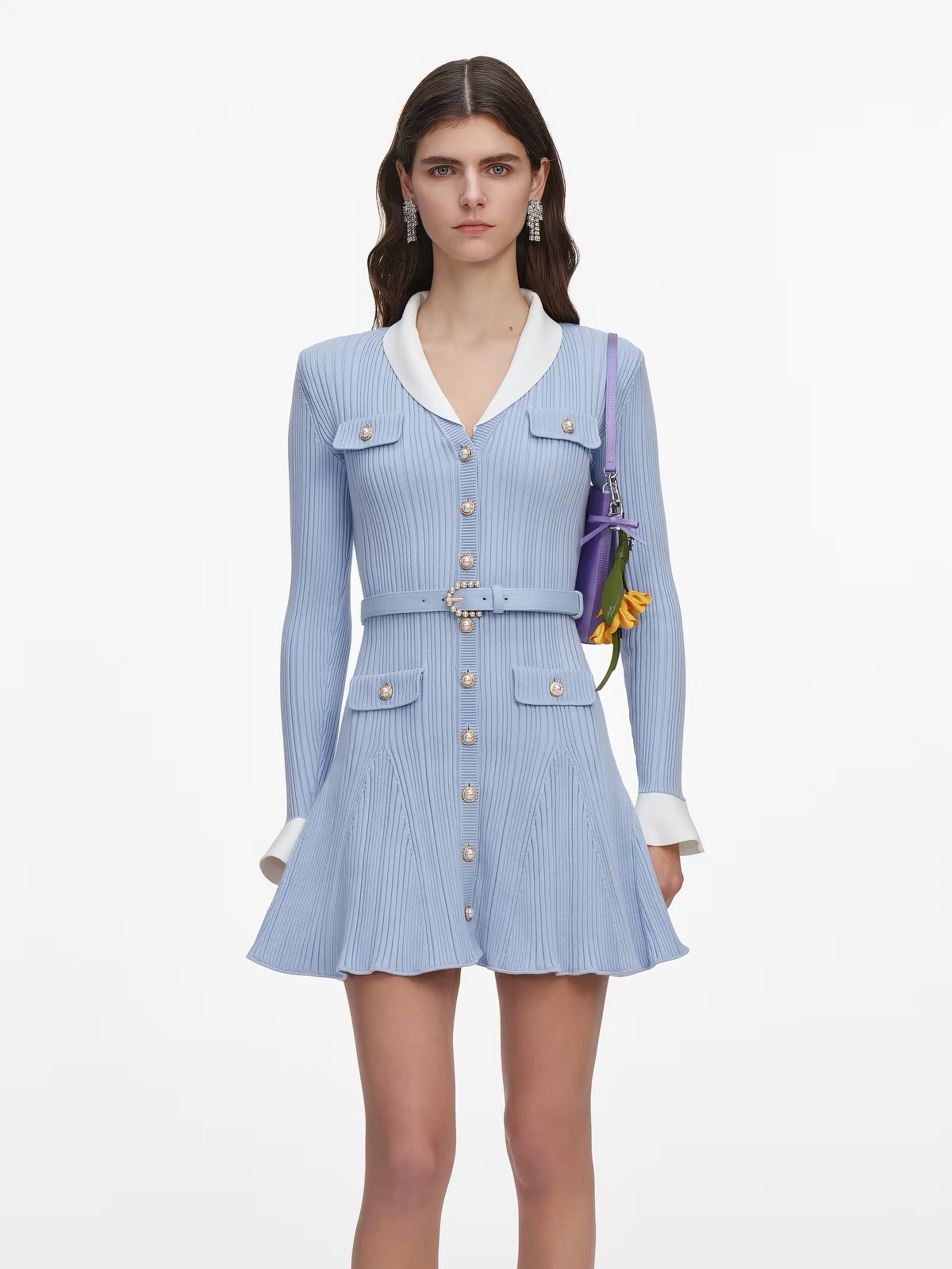 NO:929753,Style No. D71289 Self-Portrai* 2026 new SP home customized pit striped knitted fabric, gold edge inlaid pearl buttons, single-breasted placket, lapels, contrasting splicing, trumpet sleeves, slim fit, long-sleeved knitted dress belt!  Blue, (M size bust 70, waist 54, sleeve length 60, skirt length 88), women's clothing, skirts,19860909款号D71289 Self-Portrai*2026年新款SP家定制竖坑条纹针织面料、金边镶嵌珍珠扣单排扣门襟翻领撞色拼接喇叭袖修身显瘦长袖针织连衣裙腰带！蓝色、 （M码胸围70,腰围54,袖长60,裙长88）,女装,skirts,,Women's clothing