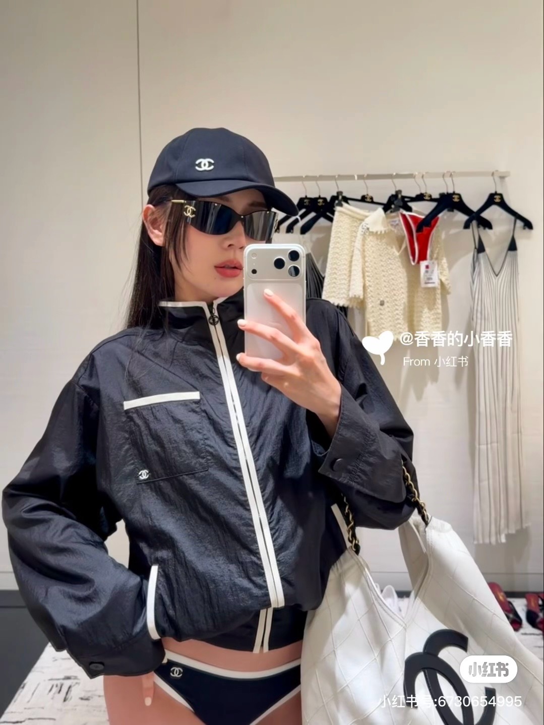 NO:926820,Model No. D29071261 CHANE*L's new lightweight nylon fabric, contrasting edge, zipper stand collar design, bust pocket, double C embroidery logo, fashionable and versatile jacket, windbreaker, sun protection jacket, coat top!  Black, (M size shoulder width 46, bust 110, sleeve length 59, dress length 59) batch,,chanel,jackets & coats,jackets & coats,19860909款号D29071261 CHANE*L新款轻薄尼龙面料撞色包边拉链式立领设计、胸围口袋双C刺绣logo时尚百搭夹克风衣防晒衣外套上衣！黑色, （M码肩宽46,胸围110,袖长59,衣长59）批,,chanel,jackets & coats,jackets & coats,,Women's clothing
