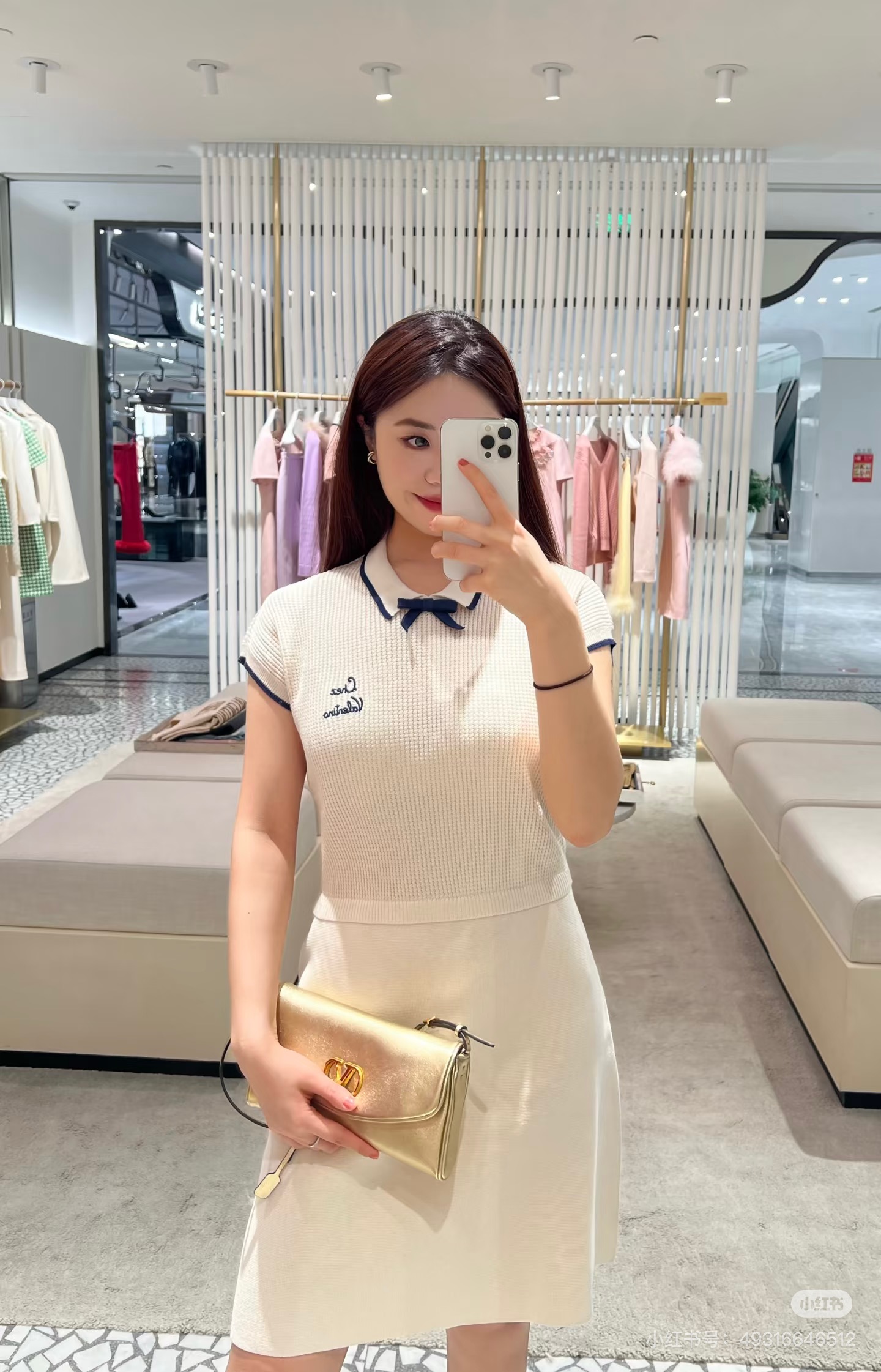 NO:933717,Model No. G26071708 VALENTIN*O Warren's new high-end customized celebrity Zhao Lusi's same style bow-embroidered letter embroidery on the chest, contrasting edges, segmented splicing, lapel waistcoat, waist slimming knitted dress!  (M size bust 68, waist 58, raglan sleeve length 17, dress length 92), Valentino-clothing, valentino, valentino, skirts,19860909款号G26071708 VALENTIN*O华伦家新款高端定制明星赵露思同款蝴蝶结装饰胸前字母刺绣撞色包边分段拼接、翻领坎肩收腰显瘦针织连衣裙！ （M码胸围68,腰围58,连肩袖长17,衣长92）,华伦天奴-服装,valentino,valentino,skirts,,Women's clothing