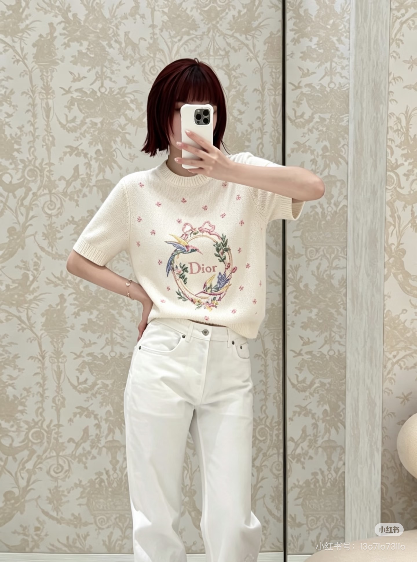 NO:943690,Style number G26072057 Dio* new high-end customized wool yarn fabric is soft, waxy and skin-friendly!  Fashionable and versatile parrot small floral bow pattern heavily embroidered round neck short-sleeved pullover sweater top!  Off-white, (M size bust 88, sleeve length 24, dress length 55) batch, dior, T-shirt,19860909款号G26072057 Dio*新款高端定制羊毛纱线面料软糯亲肤！时尚百搭鹦鹉小碎花蝴蝶结图案重工刺绣圆领短袖套头针织衫上衣！米白色、 （M码胸围88,袖长24,衣长55）批,,dior,T-shirt,,Women's clothing
