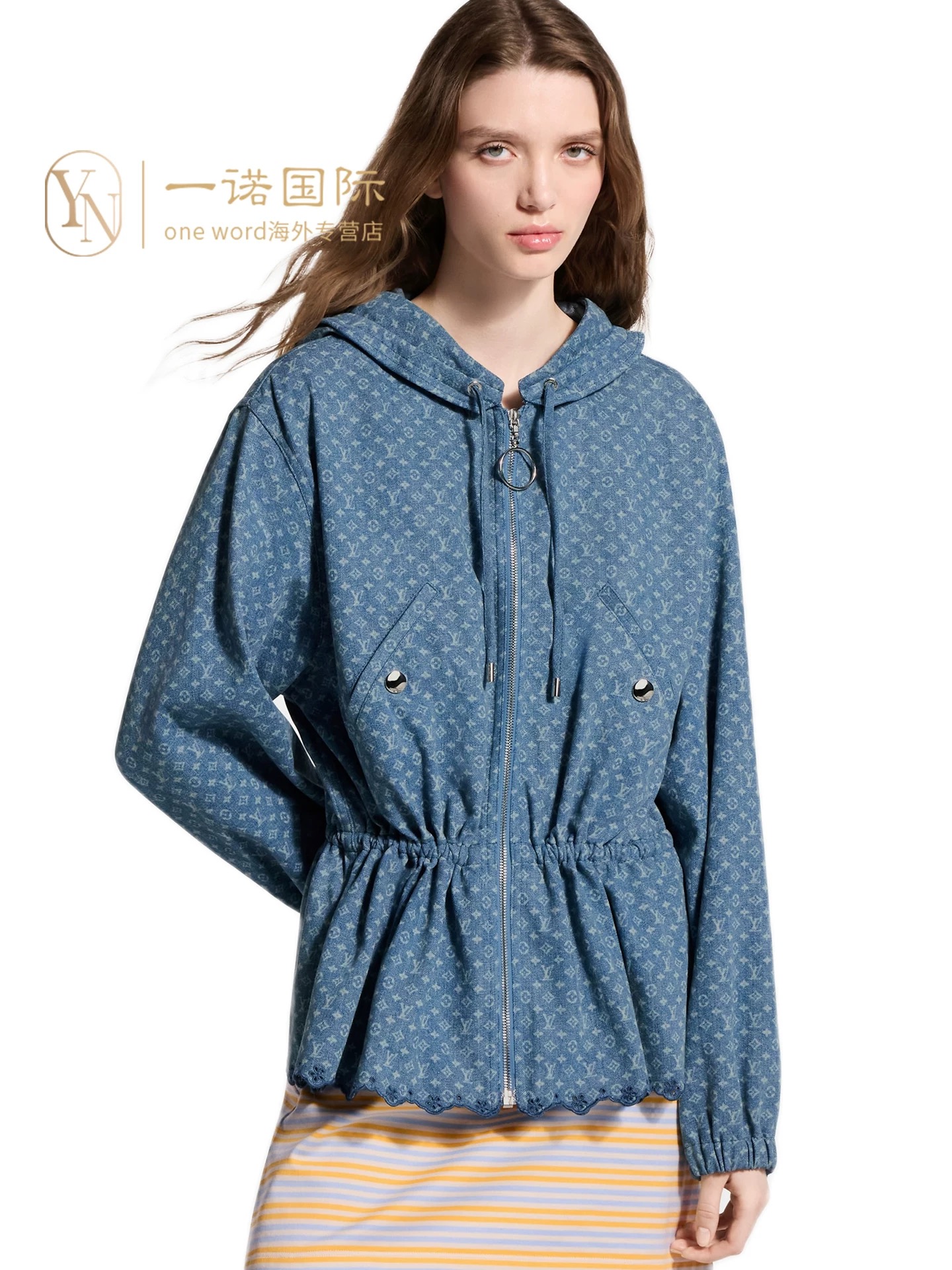 NO:933687,Style No. G71726 LOUIS*Lvjia’s new high-version LV customized super-soft washed denim fabric with presbyopia letter logo printing all over the body, elasticated waist and drawstring design on the inside, wavy lace long-sleeved denim jacket, hoodie jacket!  (S size shoulder width 52, bust 104, sleeve length 53, dress length 67),Louis Vuitton-clothing,louis vuitton,louis vuitton,louis vuitton,louis vuitton,louis vuitton,jackets & coats,jackets & coats,hats,19860909款号G71726 LOUIS*驴家新款高版本LV定制超软水洗牛仔面料满身老花字母logo印花、腰部松紧内侧抽绳设计波浪花边长袖牛仔夹克连帽衫外套！ （S码肩宽52,胸围104,袖长53,衣长67）,路易威登-服装,louis vuitton,louis vuitton,louis vuitton,louis vuitton,louis vuitton,jackets & coats,jackets & coats,hats,,Women's clothing