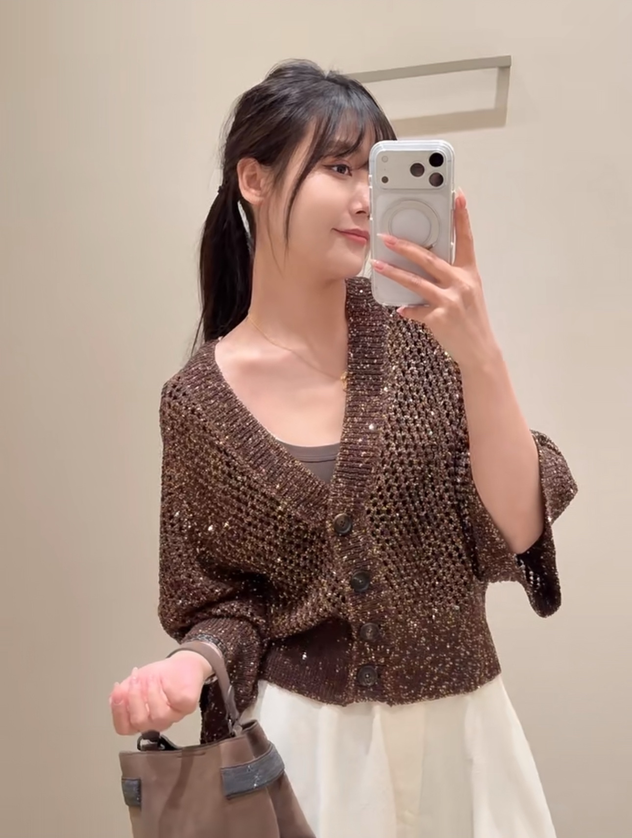 NO:941771,Model number G26072204 Brunel*o Cucinel*i's new BC high-end customized wool yarn blended retro old money style hollow mesh perspective heavy hook weaving technology blingbling sequin weaving, four-button placket V-neck knitted cardigan jacket top!  Brown, (M size bust 102, sleeve length 54, dress length 55), women's clothing, brunello cucinelli, chanel, jackets & coats,19860909款号G26072204 Brunel*o Cucinel*i新款BC家高端定制羊毛纱线混纺复古老钱风镂空网眼透视重工勾织工艺blingbling亮片编织、四粒扣门襟V领针织开衫外套上衣！咖啡色、 （M码胸围102,袖长54,衣长55）,女装,brunello cucinelli,chanel,jackets & coats,,Women's clothing