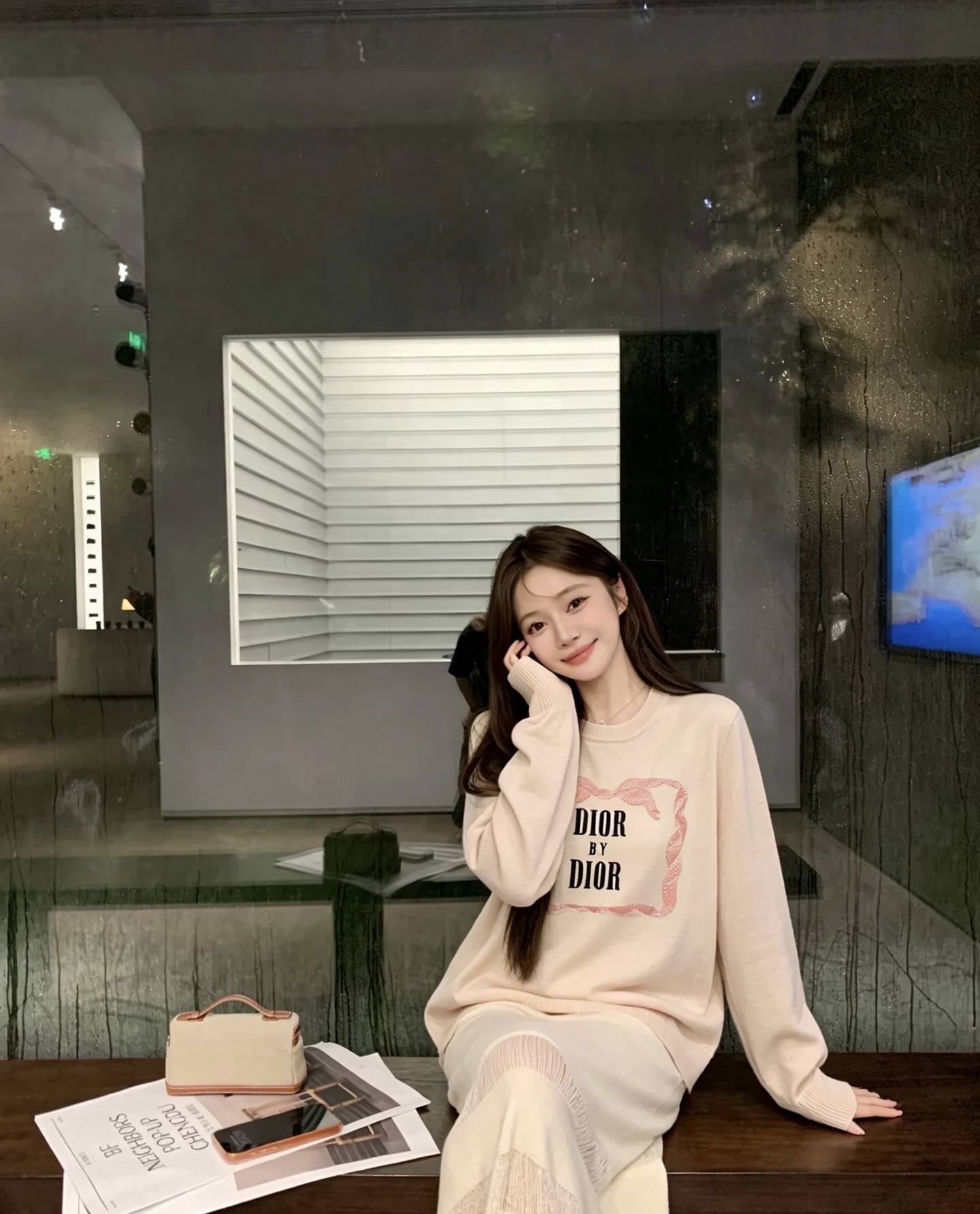 NO:949570,Style number G26072499 Dio* new high-end customized wool yarn fabric is soft, waxy and skin-friendly!  Simple, fashionable and versatile embroidered square frame letter logo round neck pullover long-sleeved sweater bottoming top!  Purple, nude pink, 36.38.40 (size 38: shoulder width 36, bust 94, sleeve length 58, dress length 56) batch,, dior,19860909款号G26072499 Dio*新款高端定制羊毛纱线面料软糯亲肤！简约时尚百搭刺绣方框字母logo徽标圆领套头长袖针织衫打底上衣！紫色、裸粉色、36.38.40（38码:肩宽36,胸围94,袖长58,衣长56）批,,dior,,Women's clothing