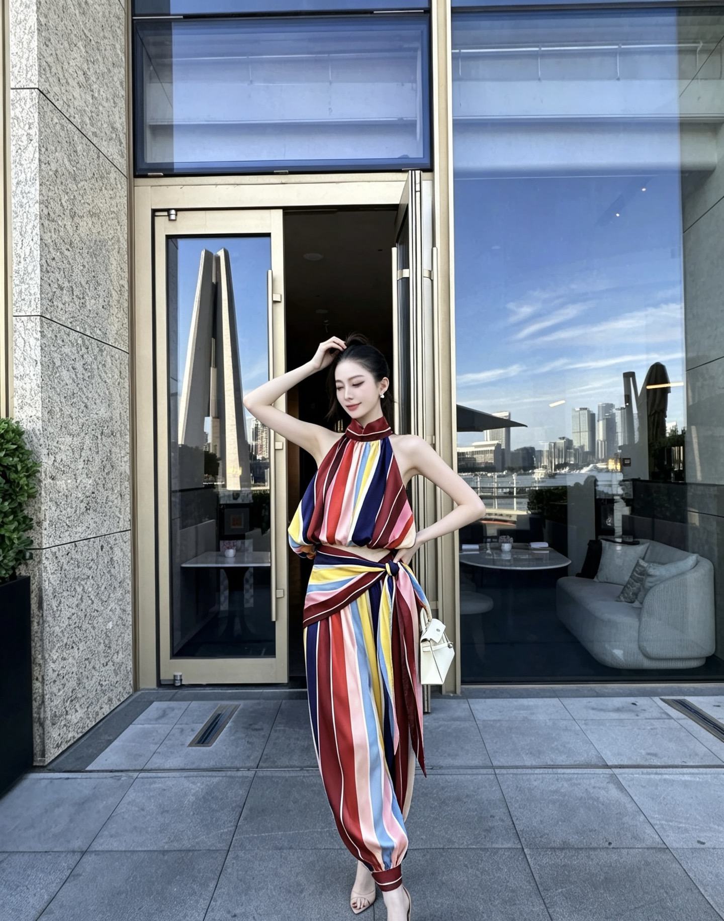 NO:946251,Style No. G26072286 ZIMMERMA*N Zimmerman’s new Australian brand high-end customized silky satin material holiday style rainbow contrasting striped three-piece suit!  Stand-up collar, strappy halterneck, sleeveless bud-shaped backless top, high-waisted leg tie, cross-encircling streamers, knotted bloomers, trousers, butt curtains on the side!  1.2.3.4/SMLXL (size 2 bust 76~88, hem 68~96 elastic, length 35; waist 68, pants length 97) batch,,19860909款号G26072286 ZIMMERMA*N兹默曼新款澳洲品牌高端定制丝滑缎面材质度假风彩虹撞色条纹三件套装！立领绑带挂脖无袖花苞型露背上衣高腰束脚交叉环绕飘带侧面打结灯笼裤长裤屁帘！1.2.3.4/SMLXL（2码胸围76～88,下摆围68～96弹力,衣长35；腰围68,裤长97）批,,,Women's clothing