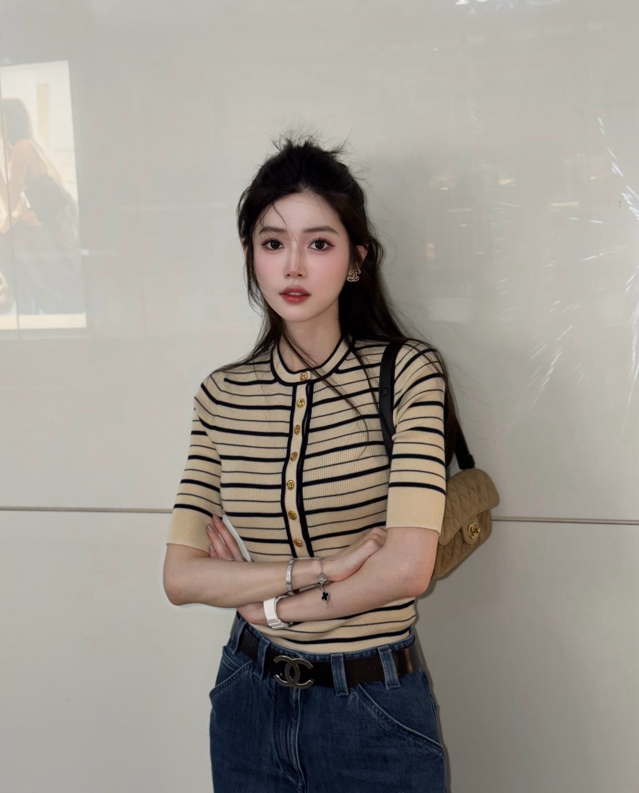 NO:943826,Model No. G26073133 CHANE*L new high-end customized wool blended fabric, fashionable and western-style vertical pit stripes gold-breasted placket, slimming and stretchy three-quarter sleeve knitted sweater top!  Apricot color, 36-38-40 (38 size bust 70, sleeve length 26, dress length 57), Chanel-clothing, chanel, chanel,19860909款号G26073133 CHANE*L新款 高端定制羊毛混纺面料、时髦洋气竖坑间条纹金色排扣门襟修身显瘦弹力五分袖针织衫上衣！杏色,36-38-40（38码胸围70,袖长26,衣长57）,香奈儿-服装,chanel,chanel,,Women's clothing